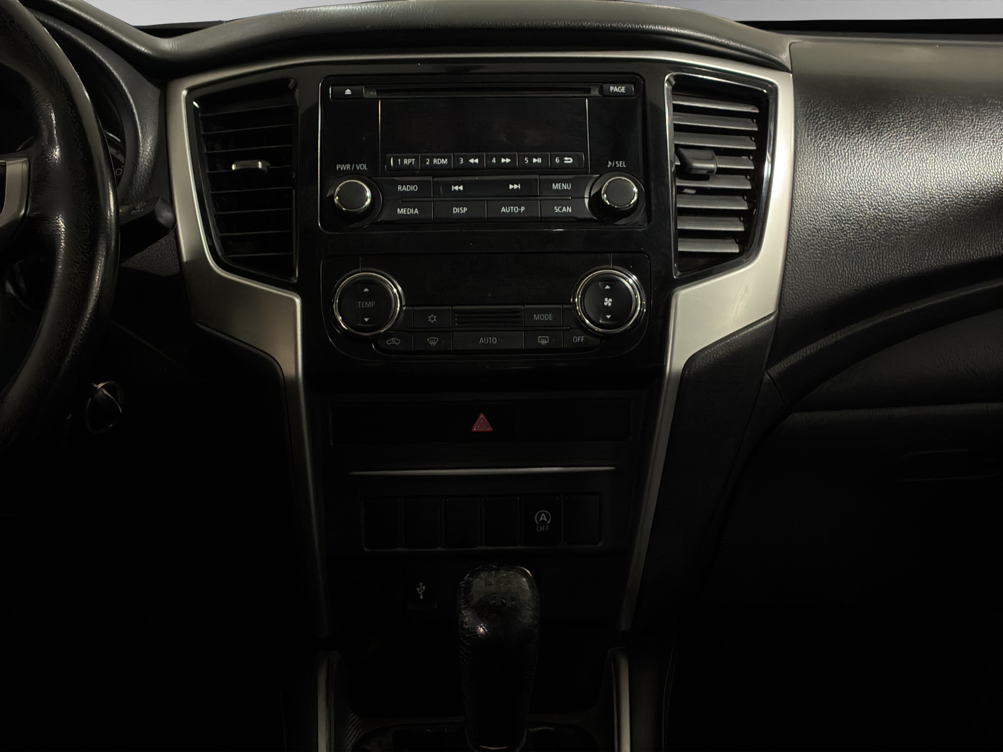 Mitsubishi Comerciales L200 Pick-Up 4 pts. GLX, Doble Cab., 2.4TD, TM5, 4x4 2023