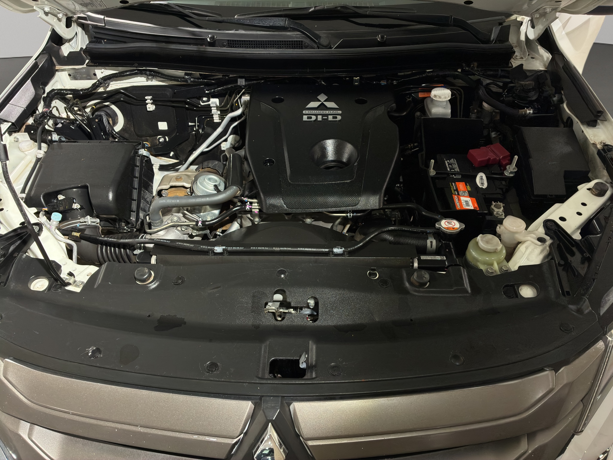 Mitsubishi Comerciales L200 Pick-Up 4 pts. GLX, Doble Cab., 2.4TD, TM5, 4x4 2023