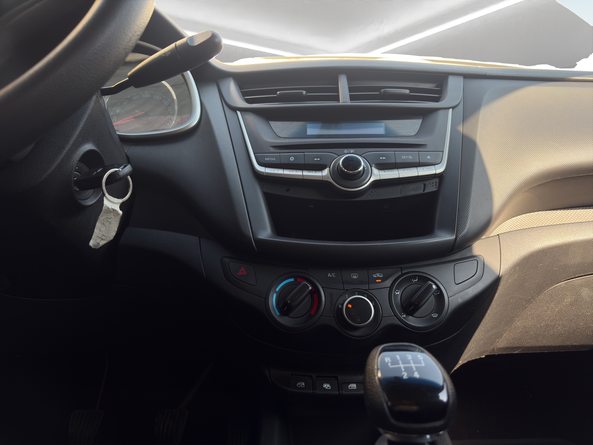 Chevrolet Aveo 4 pts. LS, TM5, a/ac., RA-15 2021