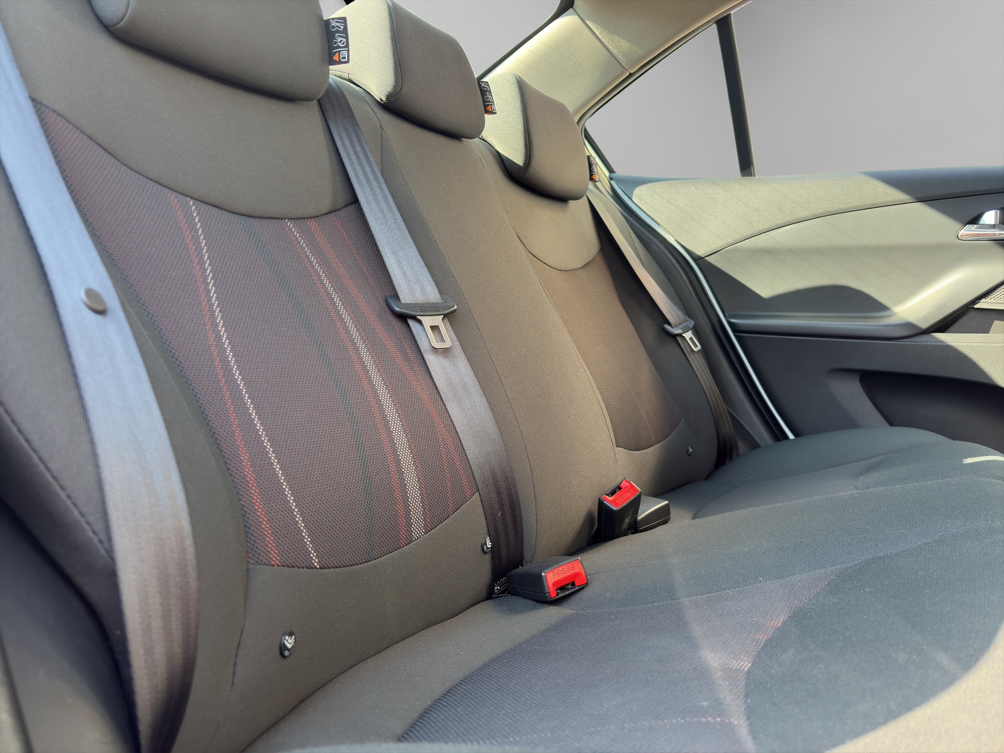 Chevrolet Aveo 4 pts. LS, TM5, a/ac., RA-15 2021