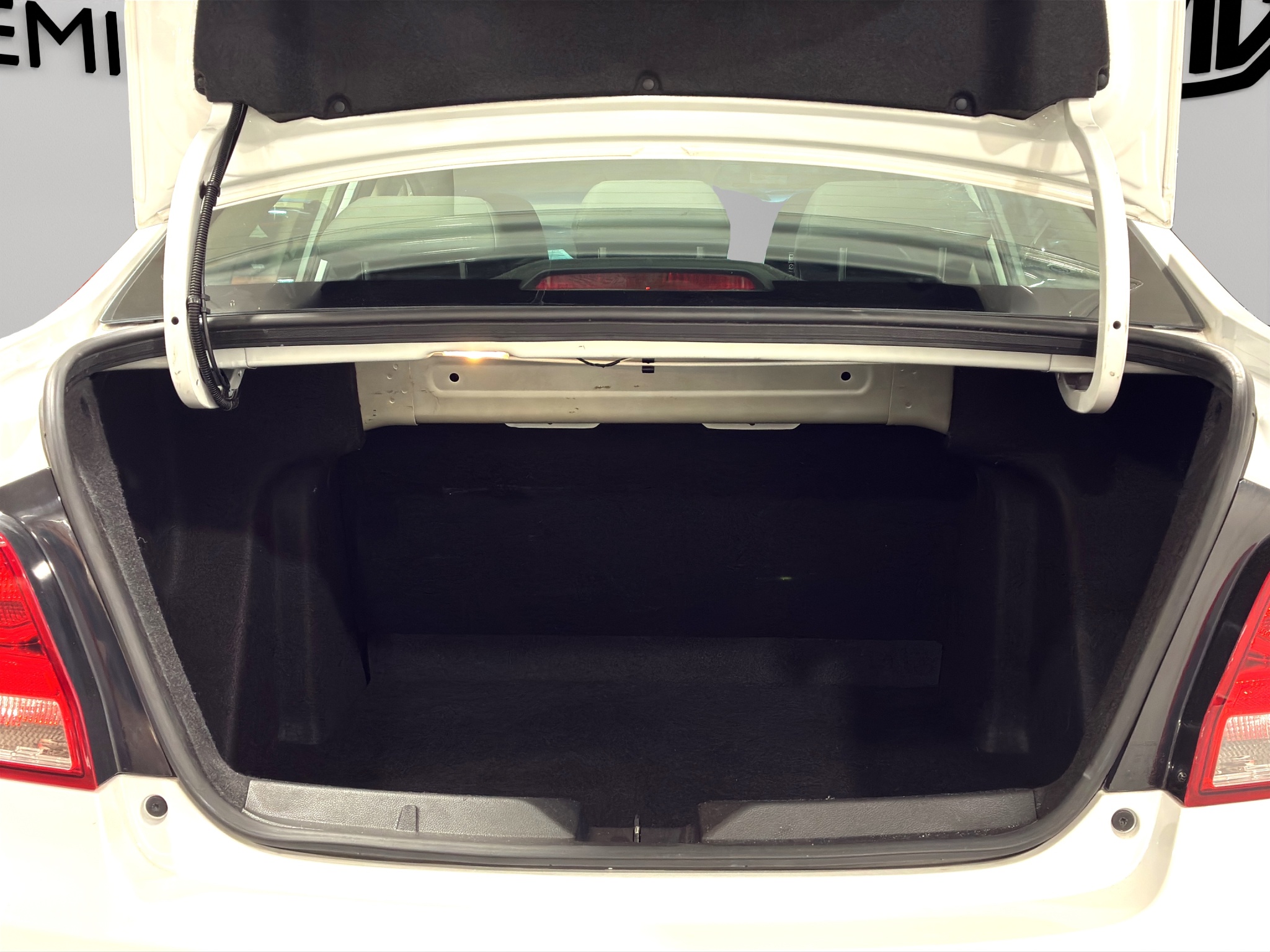 Chevrolet Aveo 4 pts. LS, TM5, a/ac., R-14 2020