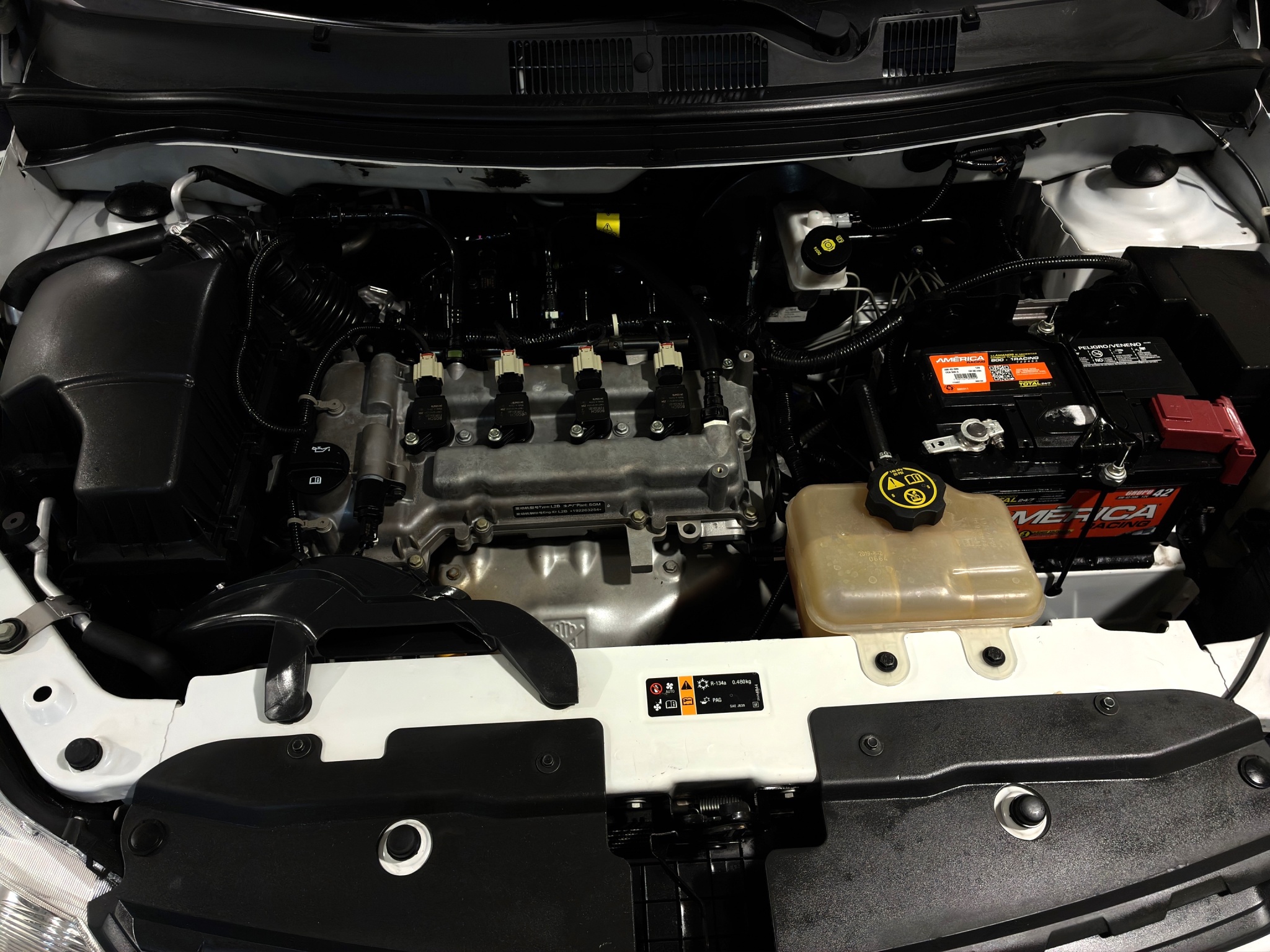 Chevrolet Aveo 4 pts. LS, TM5, a/ac., R-14 2020