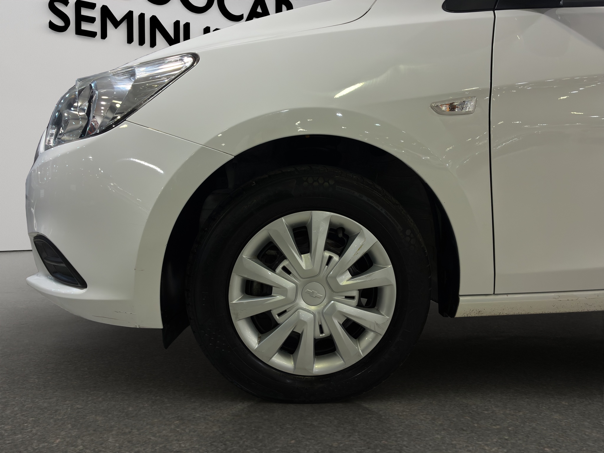 Chevrolet Aveo 4 pts. LS, TM5, a/ac., R-14 2020