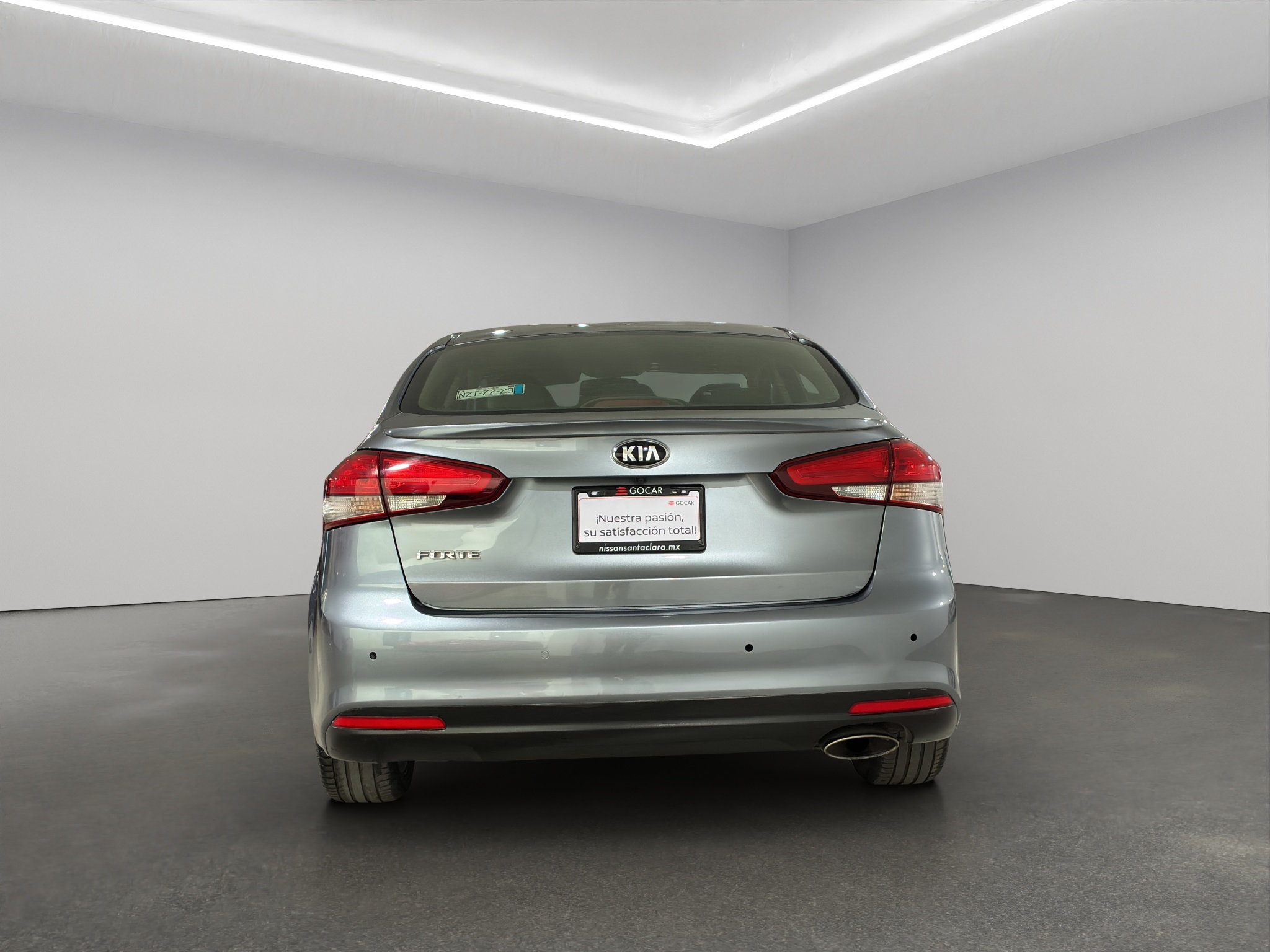 KIA Forte 4 pts. SX, TA, a/ac. Aut., piel, QC, BL, f. niebla, cámara reversa, RA-17 (cambio de línea) 2017