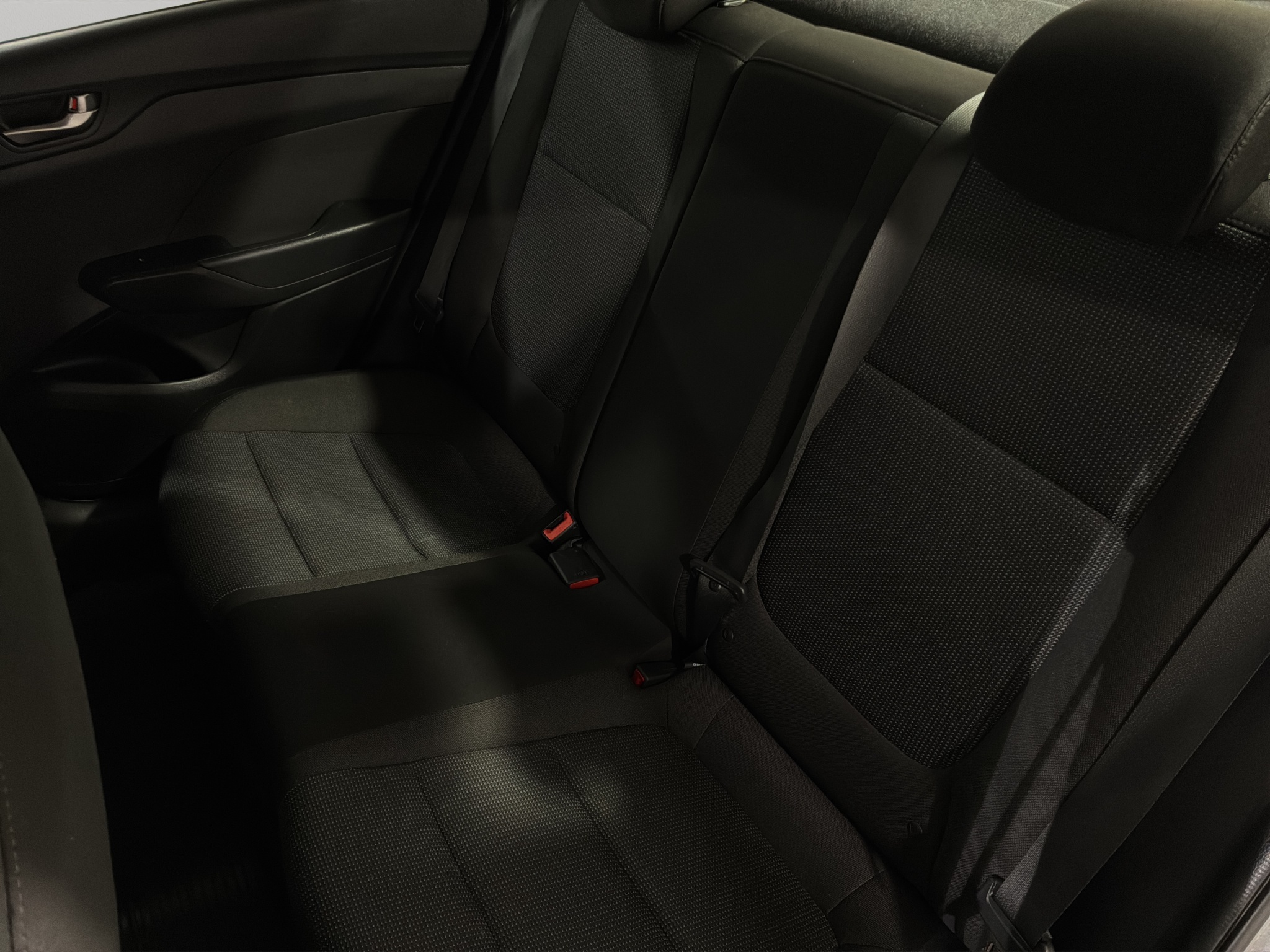 Hyundai Accent 4 pts. GL MID, 1.6l, TM6, a/ac., VE del., cámara reversa, RA-15 2022