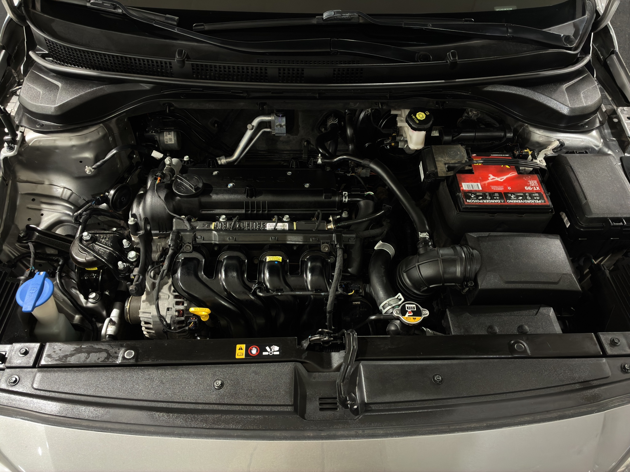 Hyundai Accent 4 pts. GL MID, 1.6l, TM6, a/ac., VE del., cámara reversa, RA-15 2022