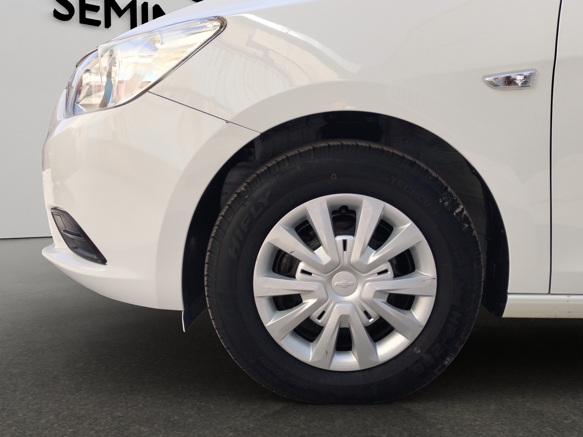 Chevrolet Aveo 4 pts. LS, TM5, a/ac., R-14 2020