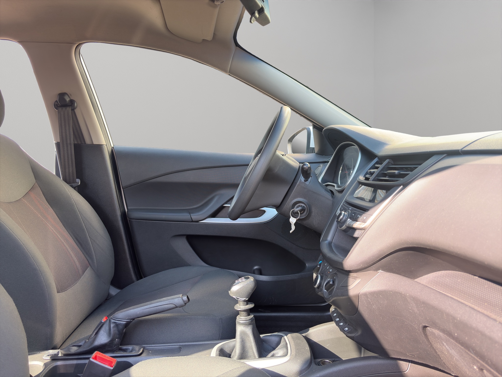 Chevrolet Aveo 4 pts. LS, TM5, a/ac., R-14 2020