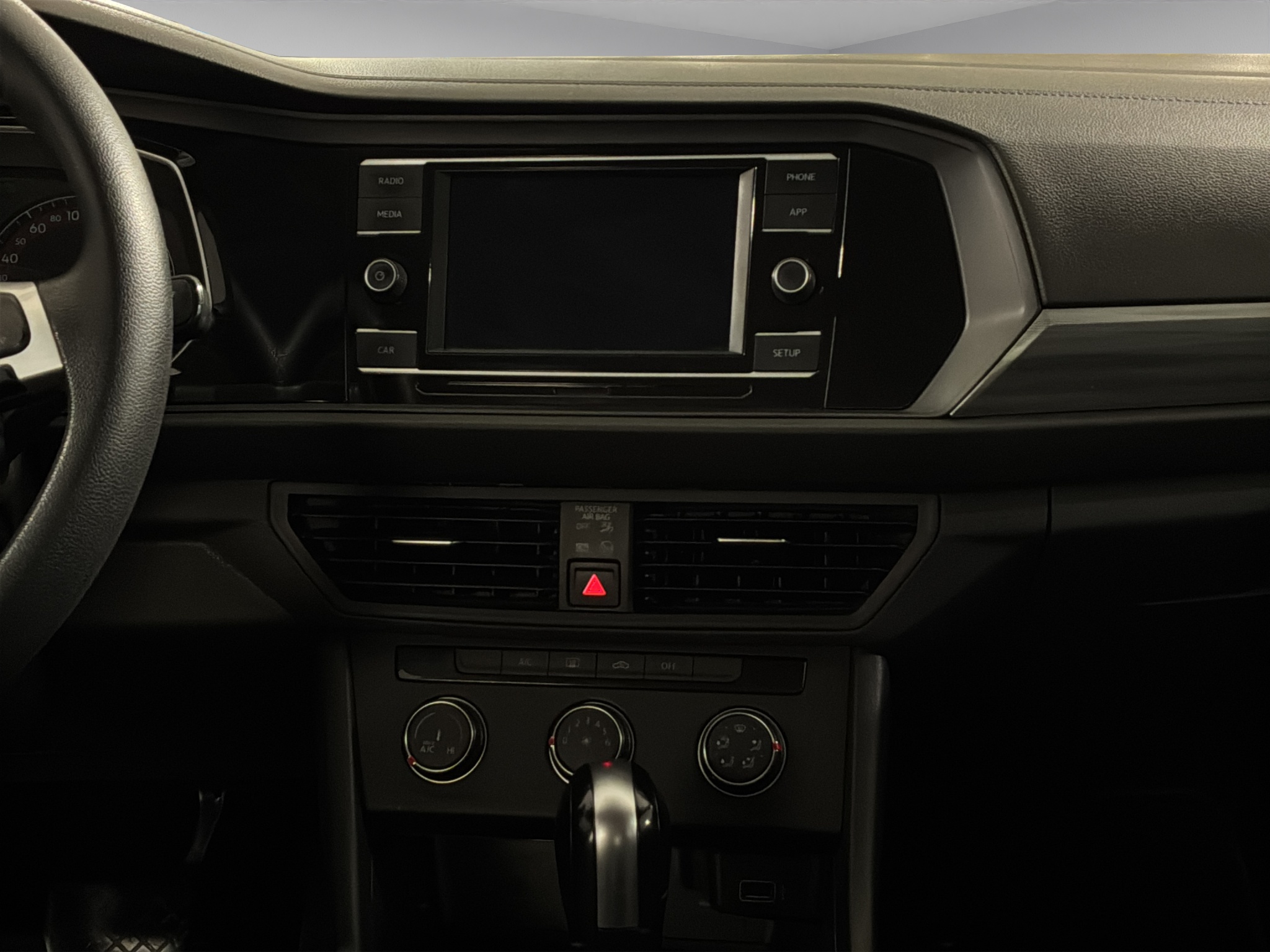 Volkswagen Jetta A7 4 pts. Confortline, 1.4T, TM6, RA-16 2019