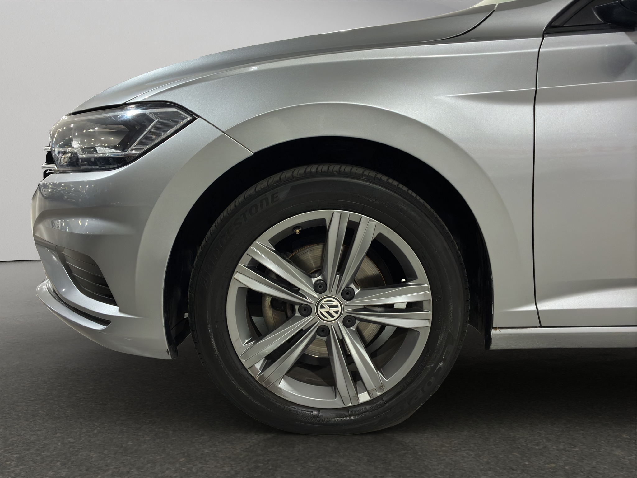 Volkswagen Jetta A7 4 pts. Confortline, 1.4T, TM6, RA-16 2019