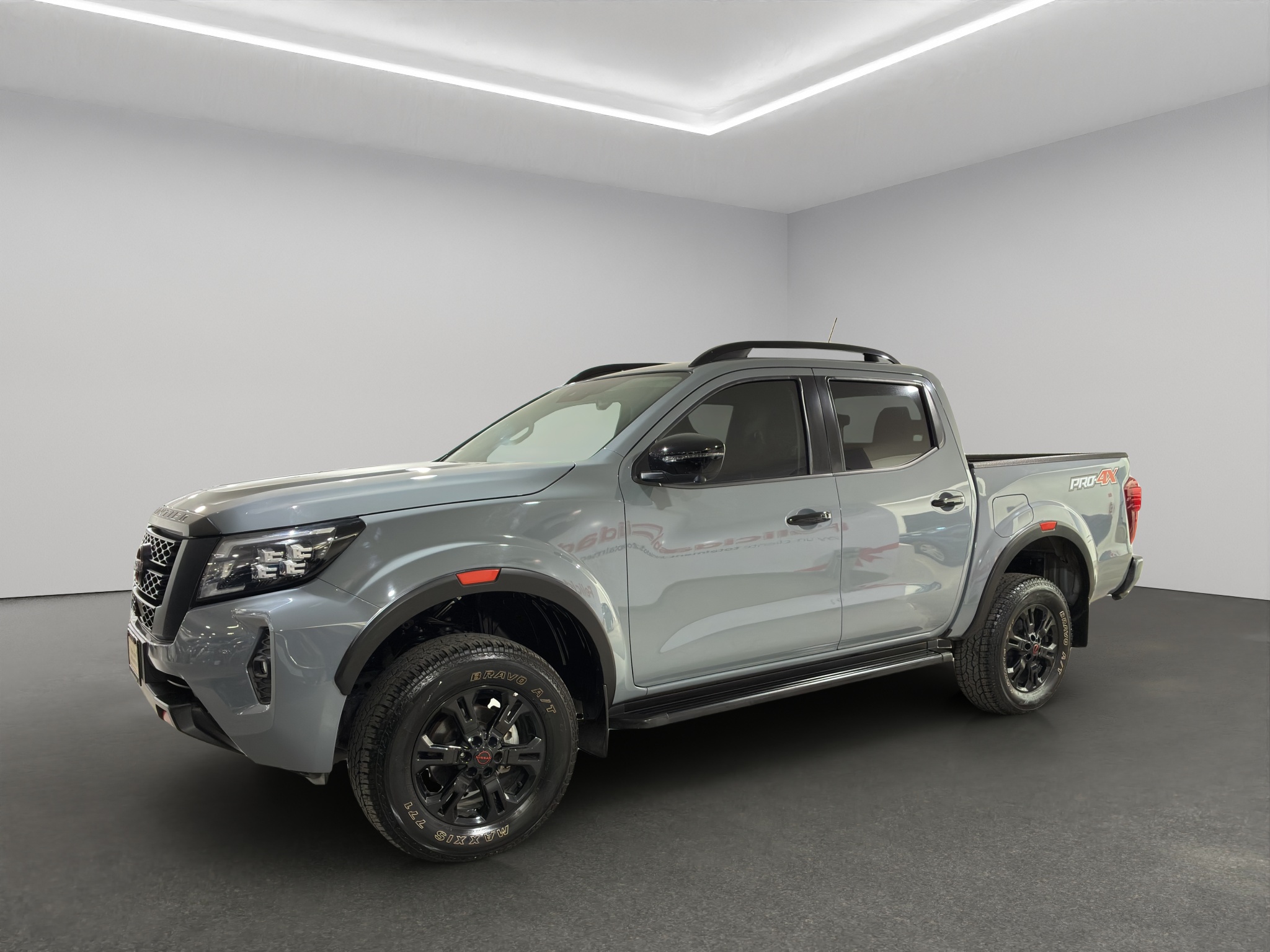 Nissan Comerciales Frontier y NP 300 Frontier Pick-Up 4 pts. Frontier Pro 4x, Doble Cab., L4, 2.5l, TA, a/ac., piel, RA-18, 4x4 2024