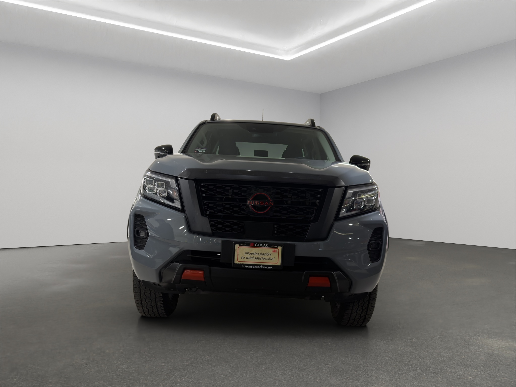 Nissan Comerciales Frontier y NP 300 Frontier Pick-Up 4 pts. Frontier Pro 4x, Doble Cab., L4, 2.5l, TA, a/ac., piel, RA-18, 4x4 2024