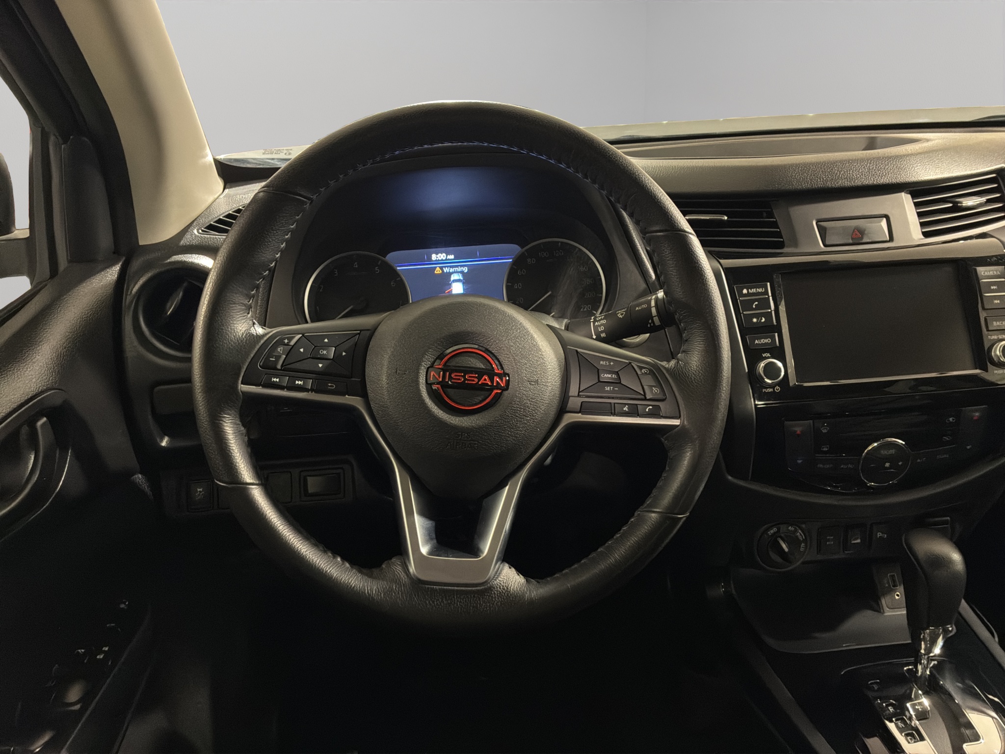 Nissan Comerciales Frontier y NP 300 Frontier Pick-Up 4 pts. Frontier Pro 4x, Doble Cab., L4, 2.5l, TA, a/ac., piel, RA-18, 4x4 2024