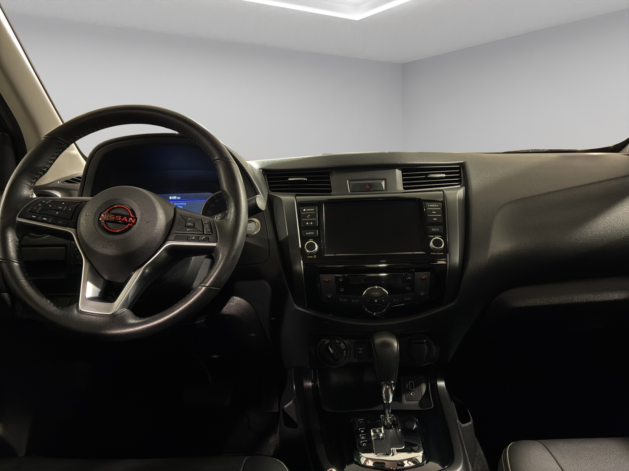 Nissan Comerciales Frontier y NP 300 Frontier Pick-Up 4 pts. Frontier Pro 4x, Doble Cab., L4, 2.5l, TA, a/ac., piel, RA-18, 4x4 2024