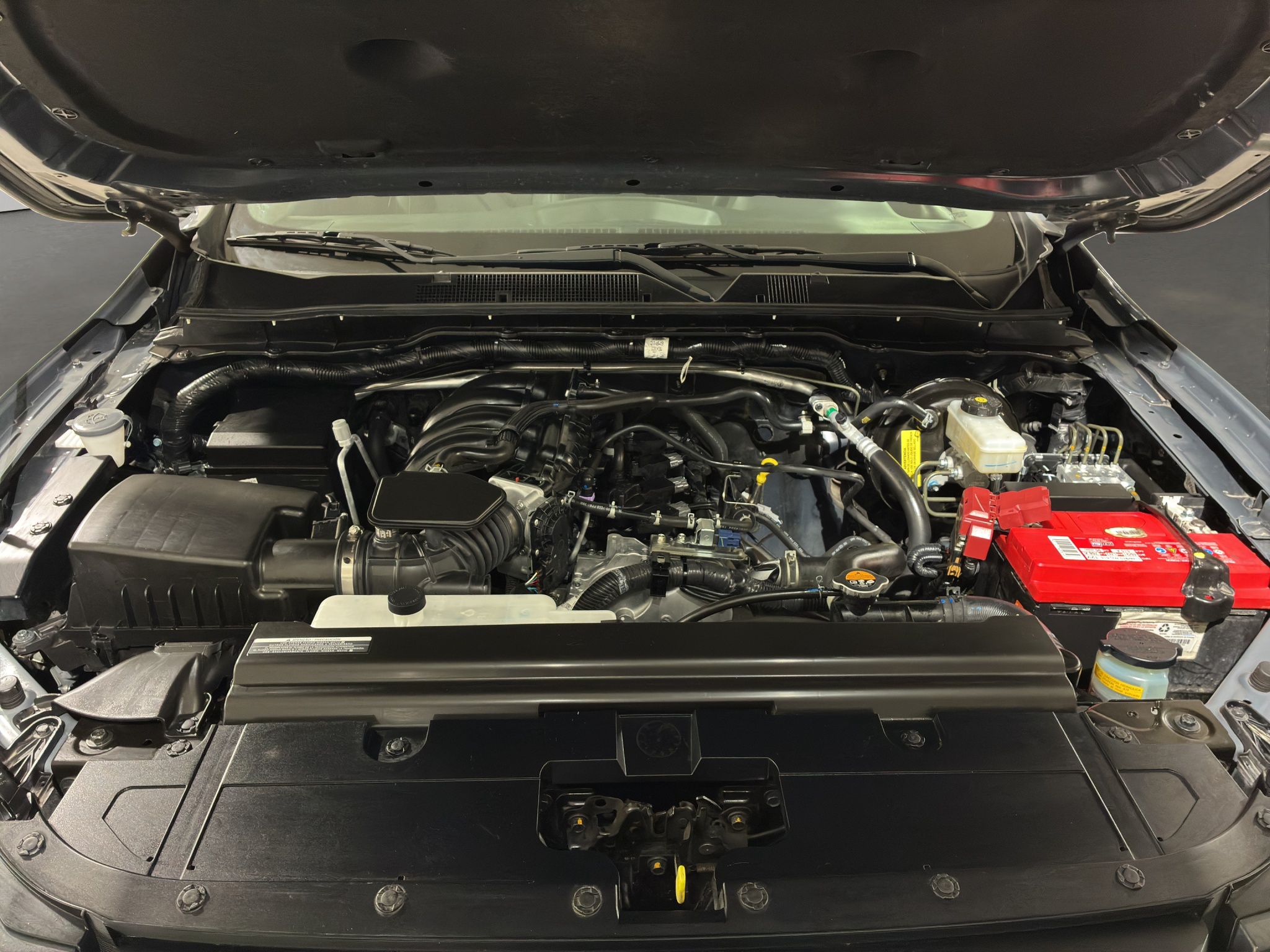 Nissan Comerciales Frontier y NP 300 Frontier Pick-Up 4 pts. Frontier Pro 4x, Doble Cab., L4, 2.5l, TA, a/ac., piel, RA-18, 4x4 2024