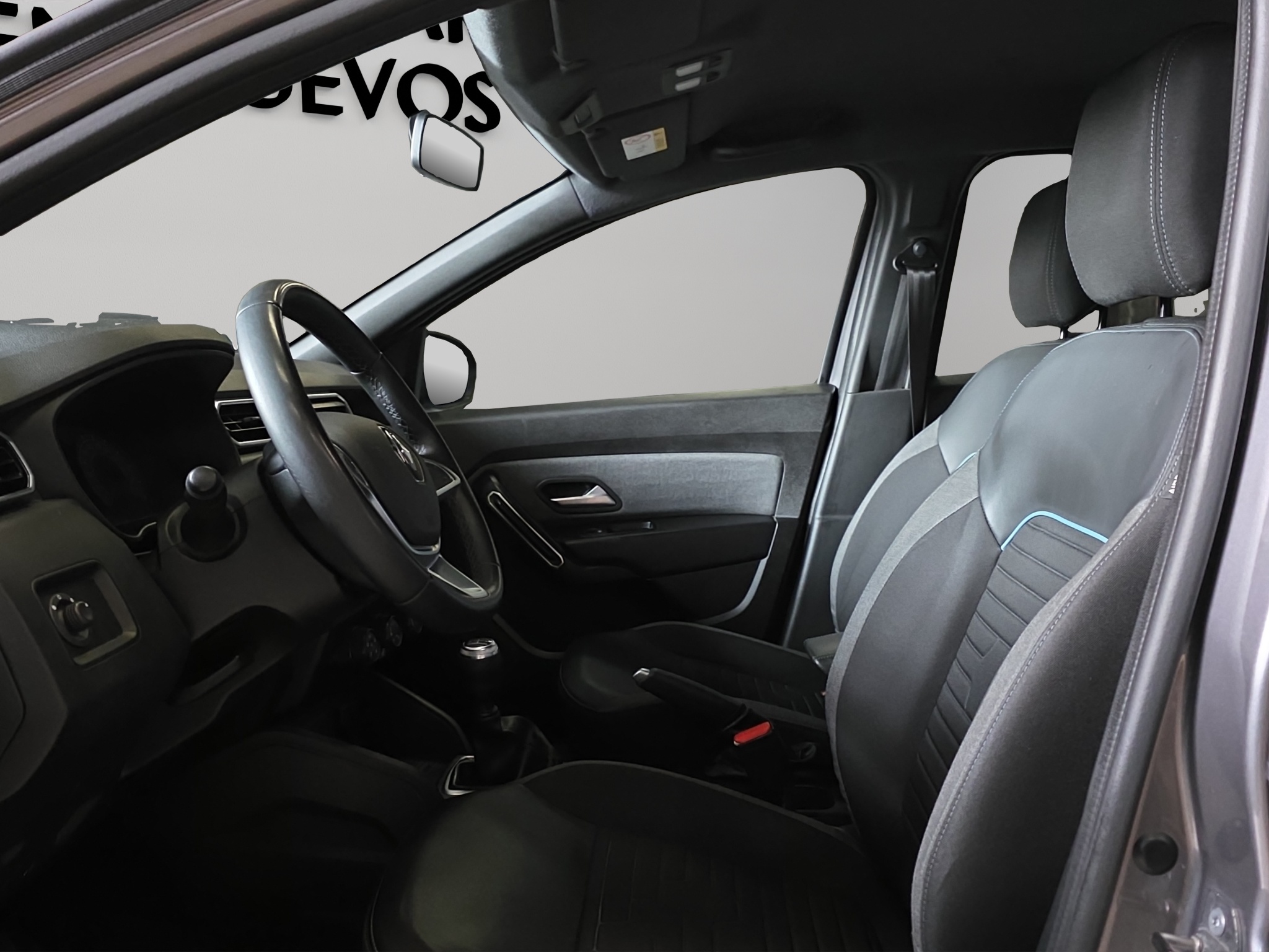 Renault Duster  5 pts. Intens, 1.6l, TM6, a/ac., RA-16 2025