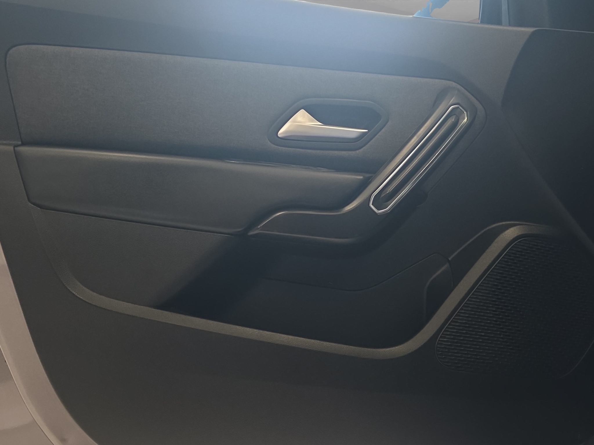 Renault Duster  5 pts. Intens, 1.6l, TM6, a/ac., RA-16 2025