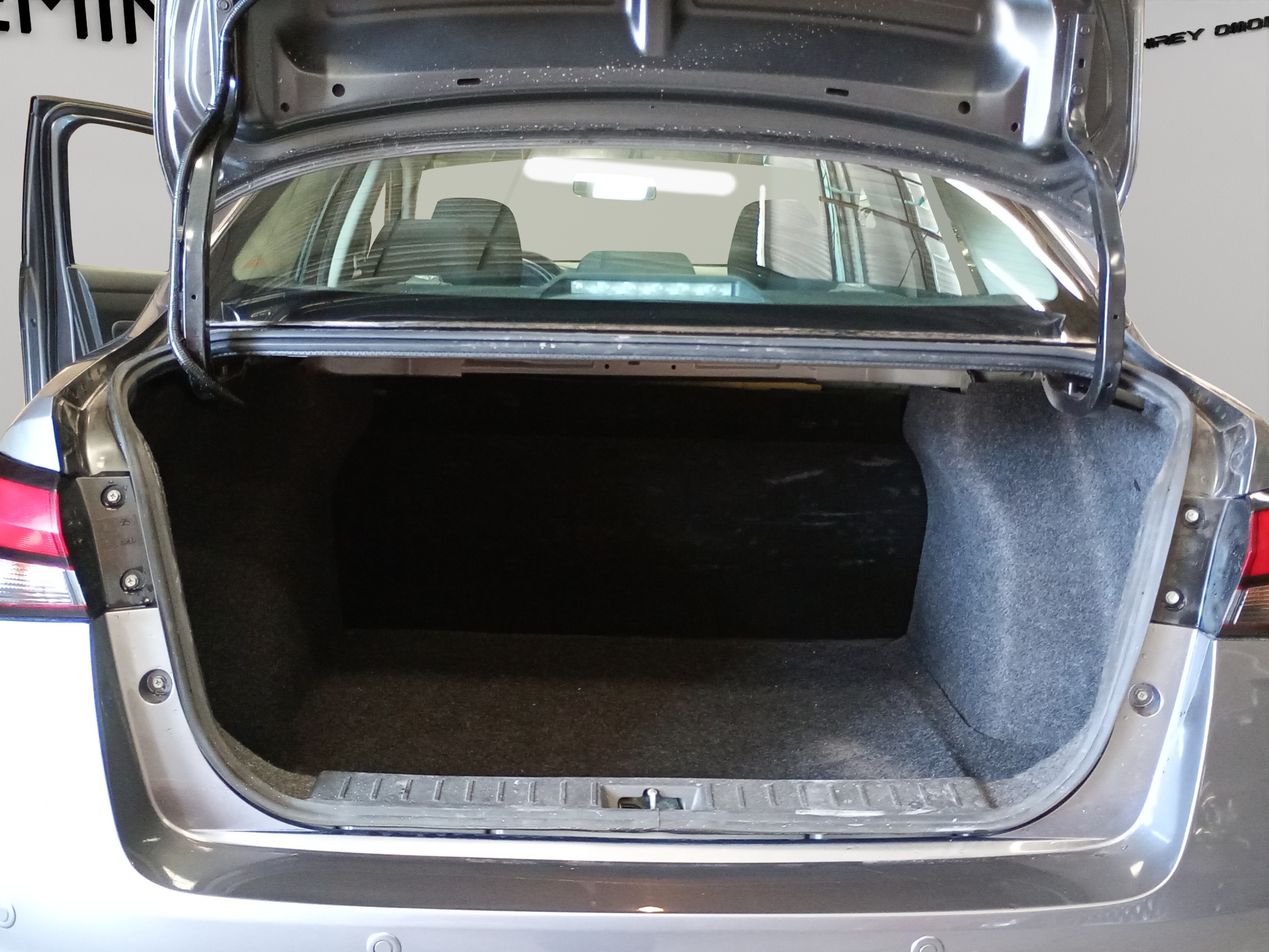 Nissan Versa SENSE TA 2024