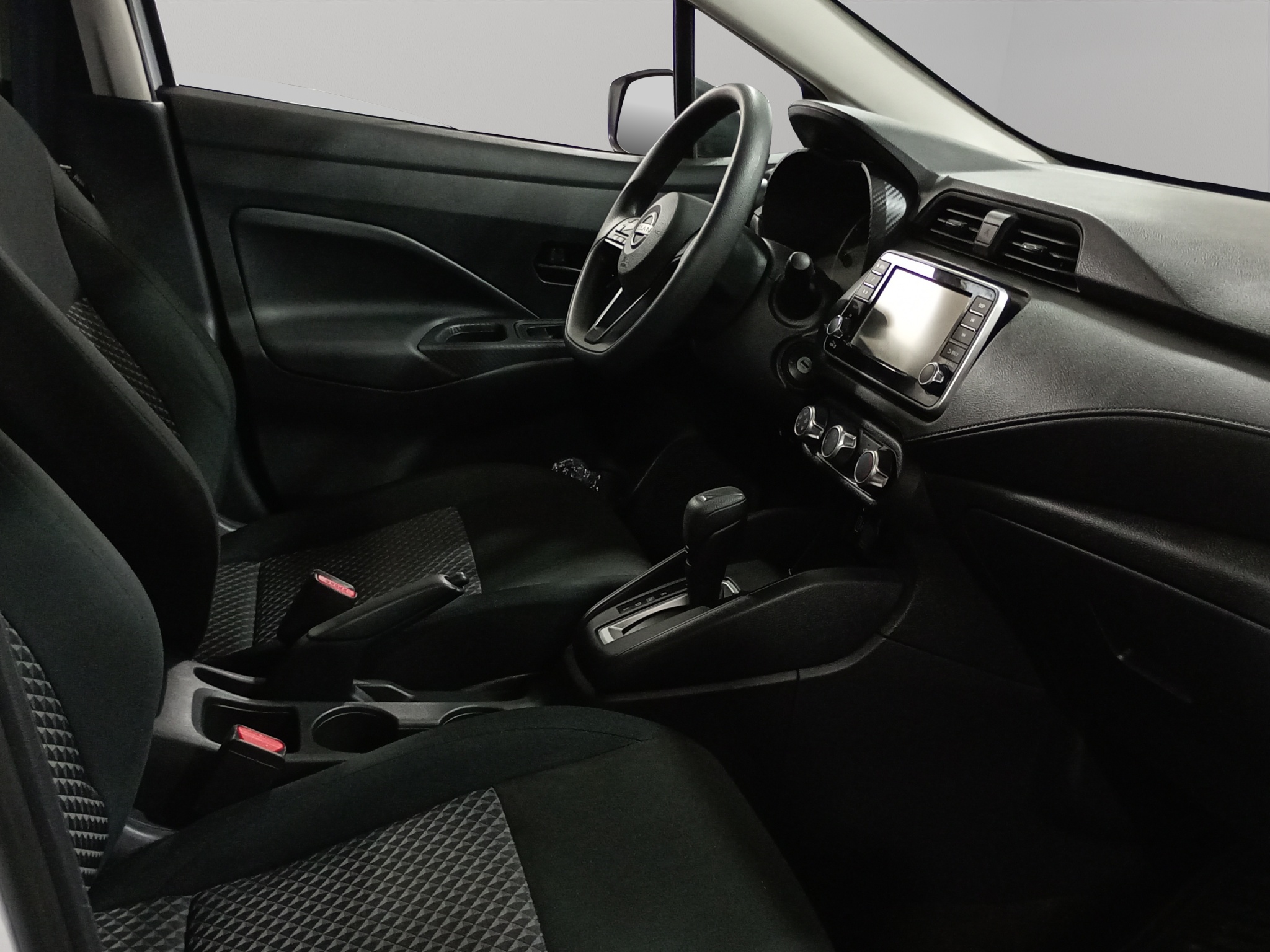 Nissan Versa SENSE TA 2024