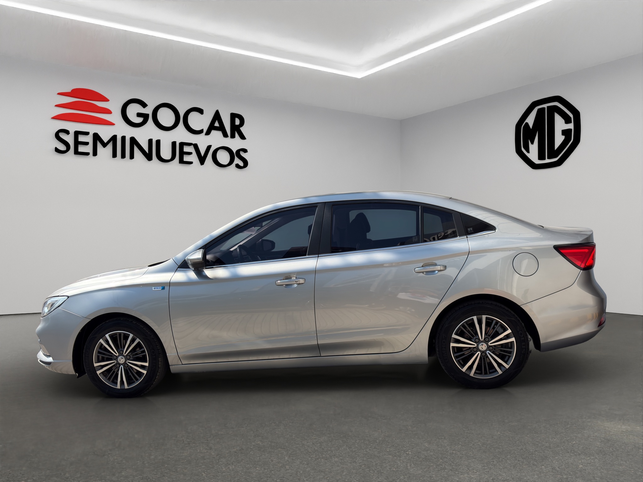 MG MG5 4 pts. Elegance, 1.5l, TM5, VE, piel, QC, RA-16 (línea anterior) 2024