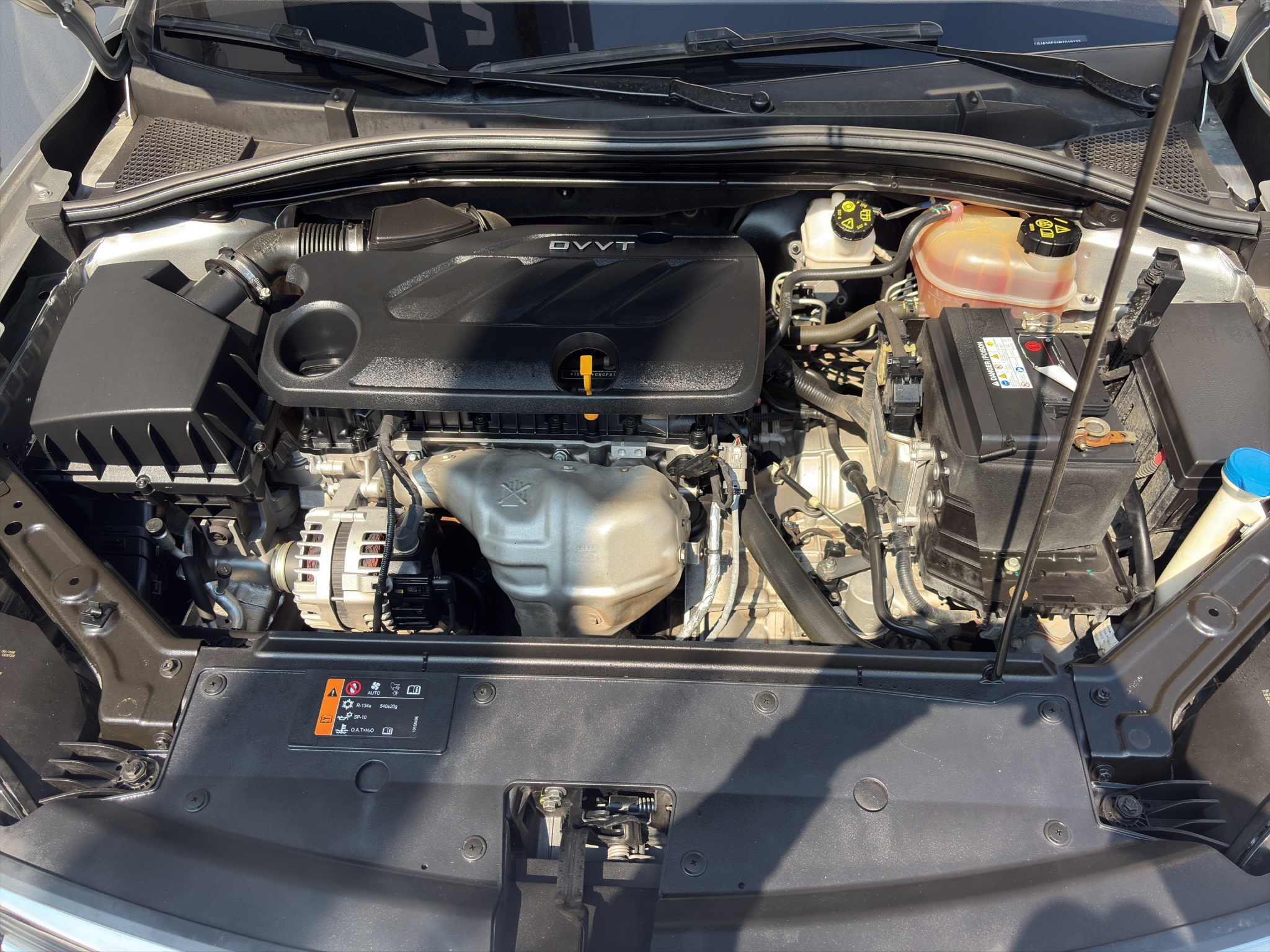 MG MG5 4 pts. Elegance, 1.5l, TM5, VE, piel, QC, RA-16 (línea anterior) 2024