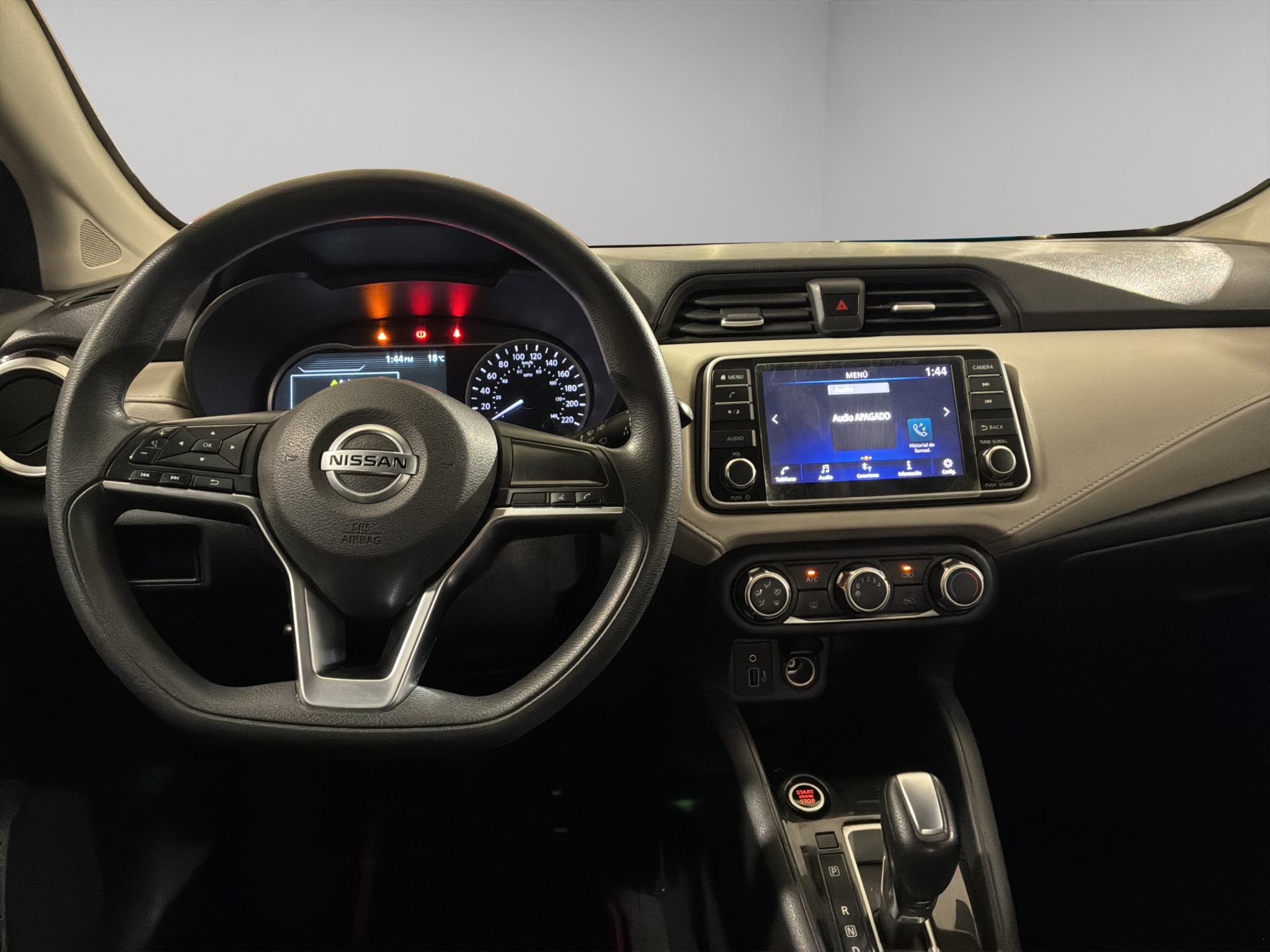 Nissan Versa 4 pts. Advance, TM5, a/ac., VE, f. niebla, RA-16 (línea nueva) 2020