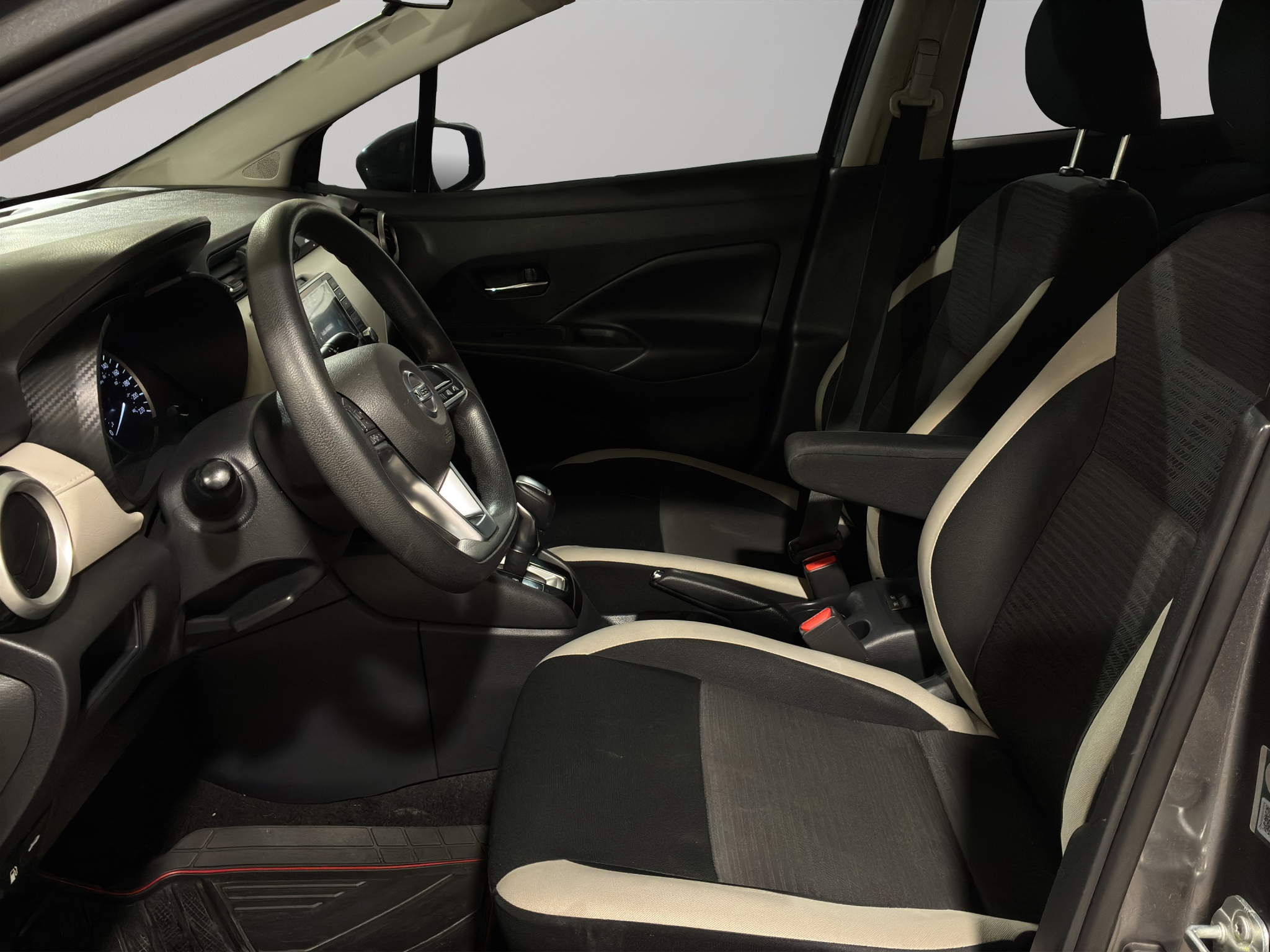 Nissan Versa 4 pts. Advance, TM5, a/ac., VE, f. niebla, RA-16 (línea nueva) 2020