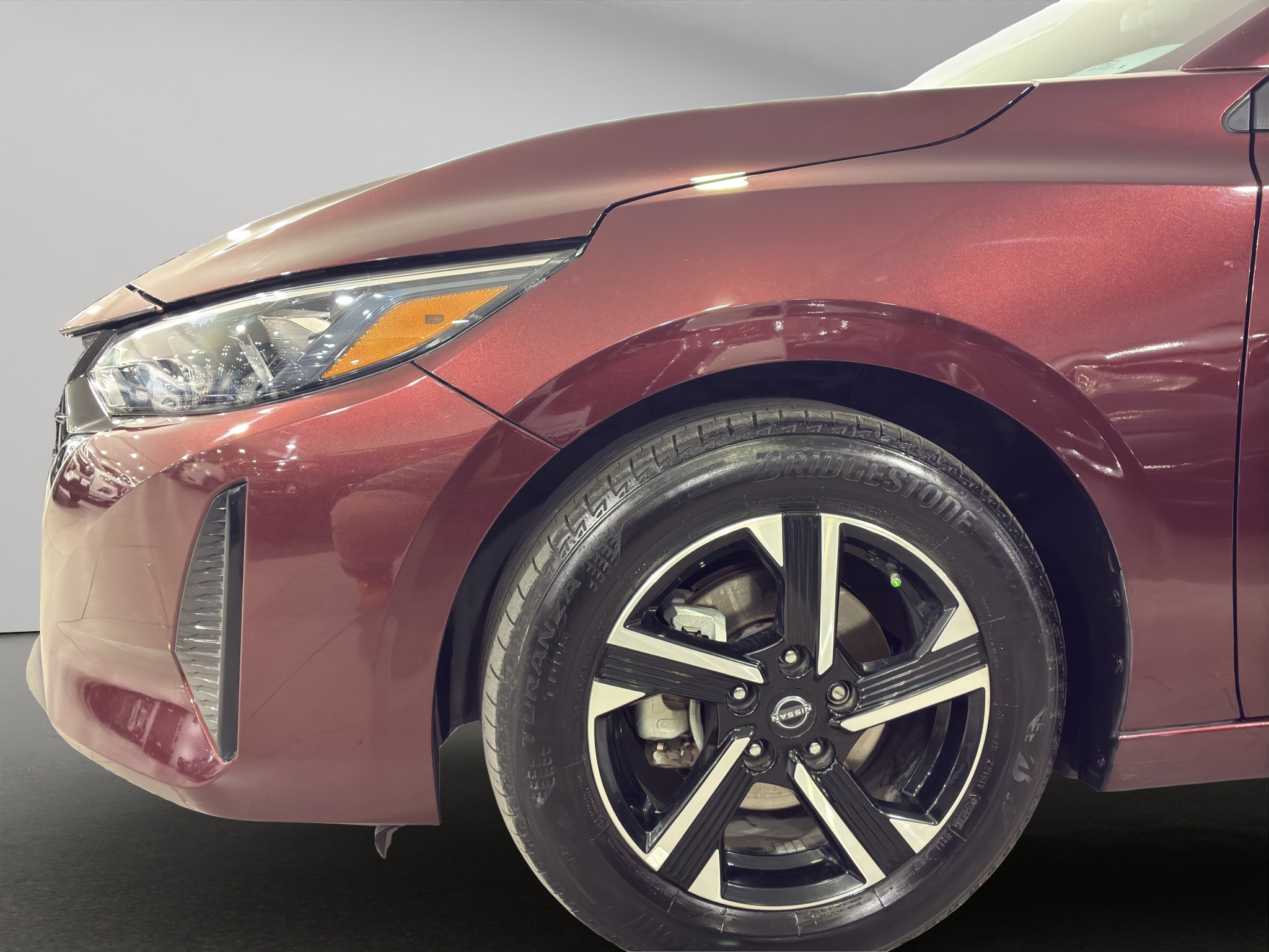 Nissan Sentra 4 pts. Sense, TM6, a/ac., RA-16 2024