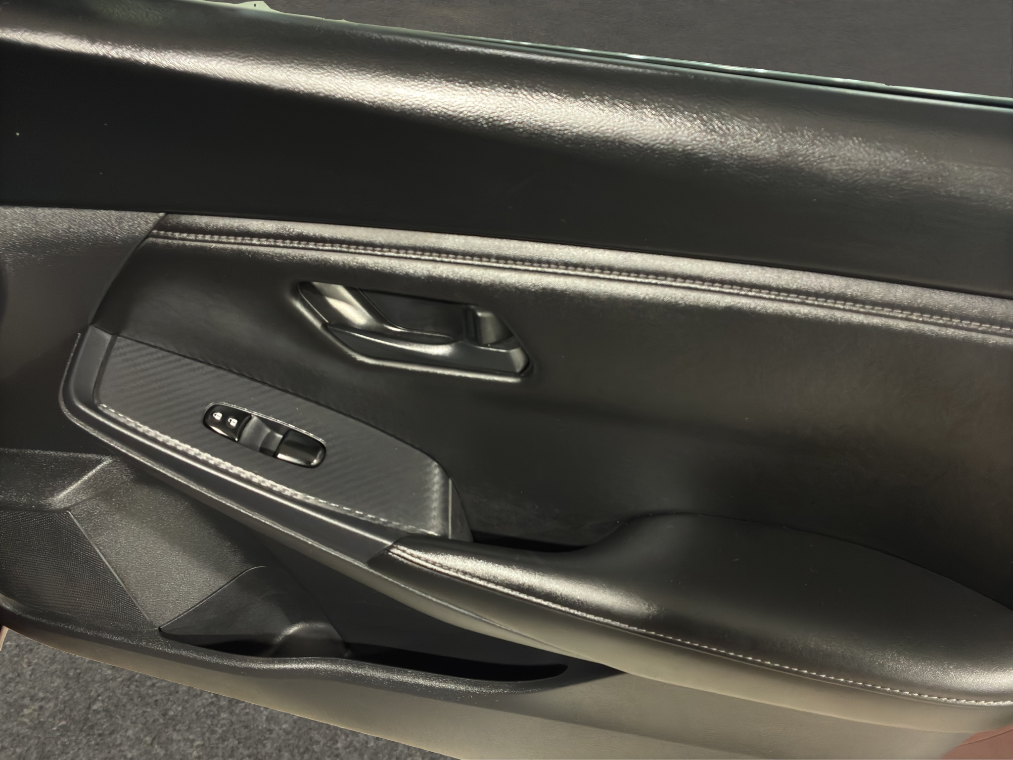 Nissan Sentra 4 pts. Sense, TM6, a/ac., RA-16 2024