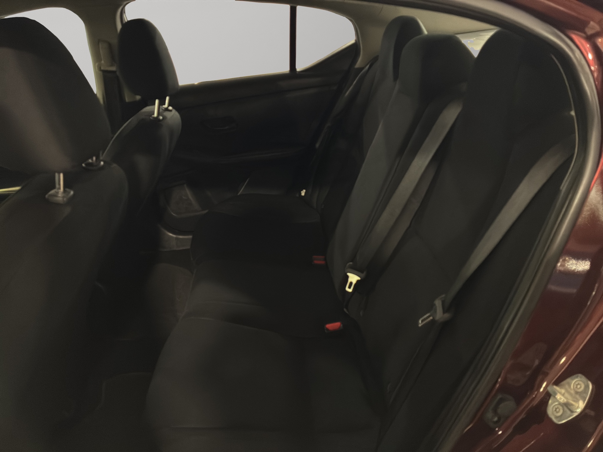 Nissan Sentra 4 pts. Sense, TM6, a/ac., RA-16 2024