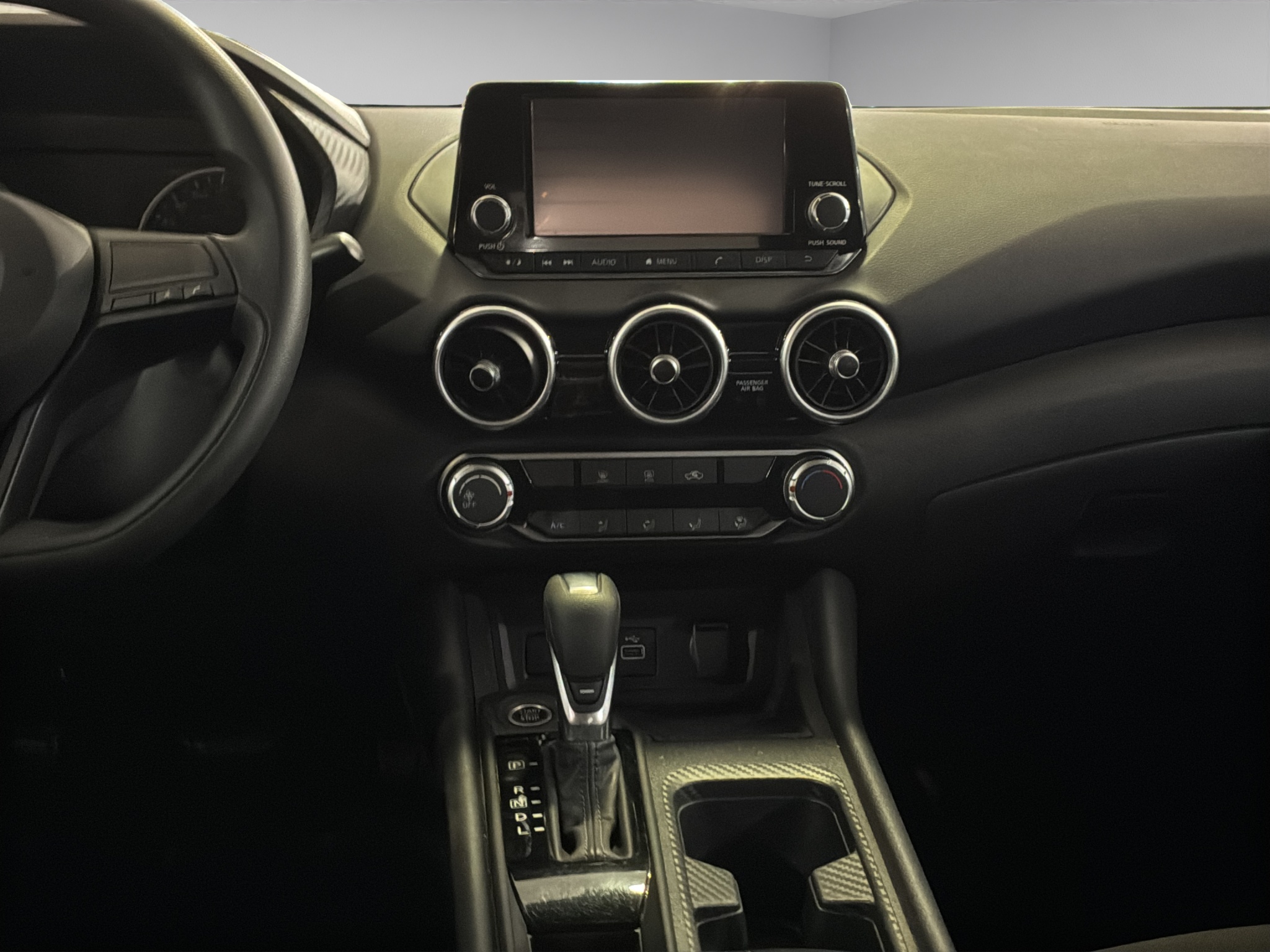 Nissan Sentra 4 pts. Sense, TM6, a/ac., RA-16 2024