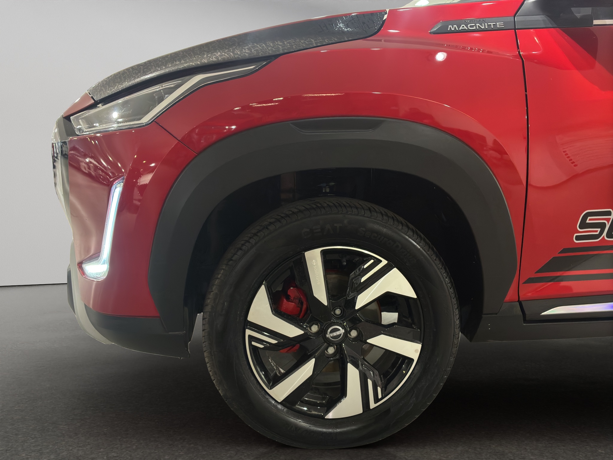 Nissan Magnite 5 pts. Exclusive, 1.0T, TM5, piel, RA-16 2025