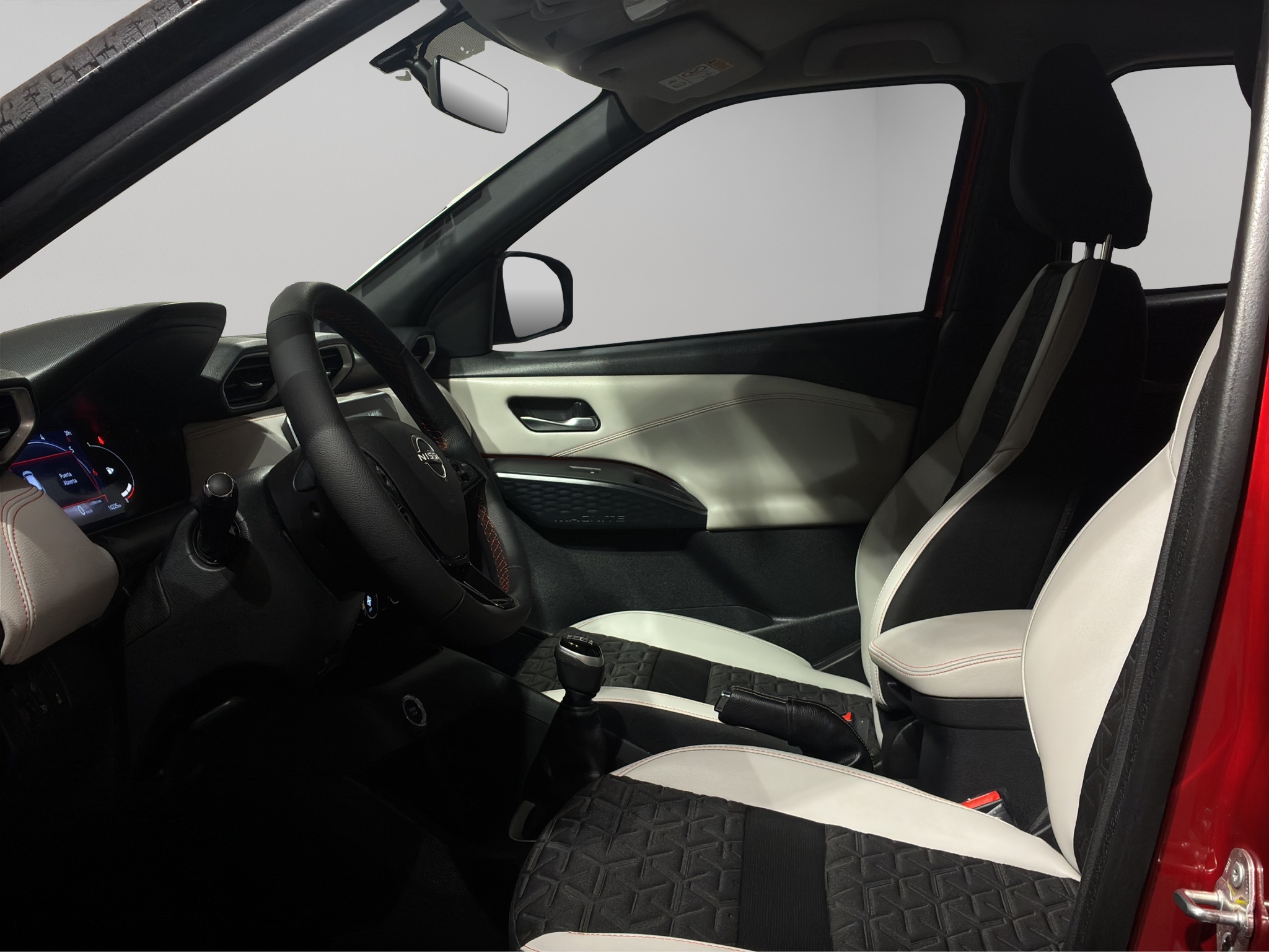 Nissan Magnite 5 pts. Exclusive, 1.0T, TM5, piel, RA-16 2025