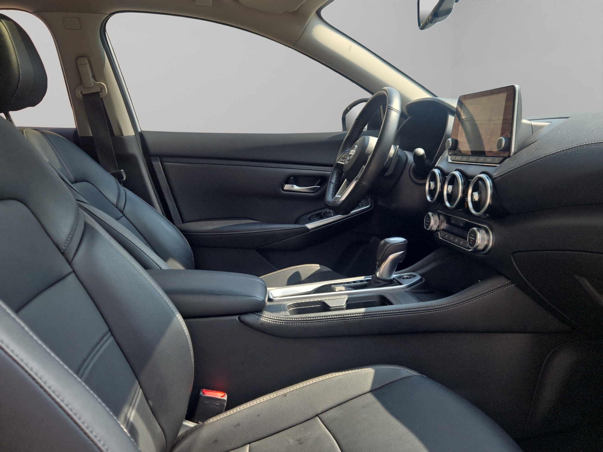 Nissan Sentra 4 pts. SR Platinum, TA, a/ac. Aut., piel, QC, s. Bose, f. led, RA-18 2023