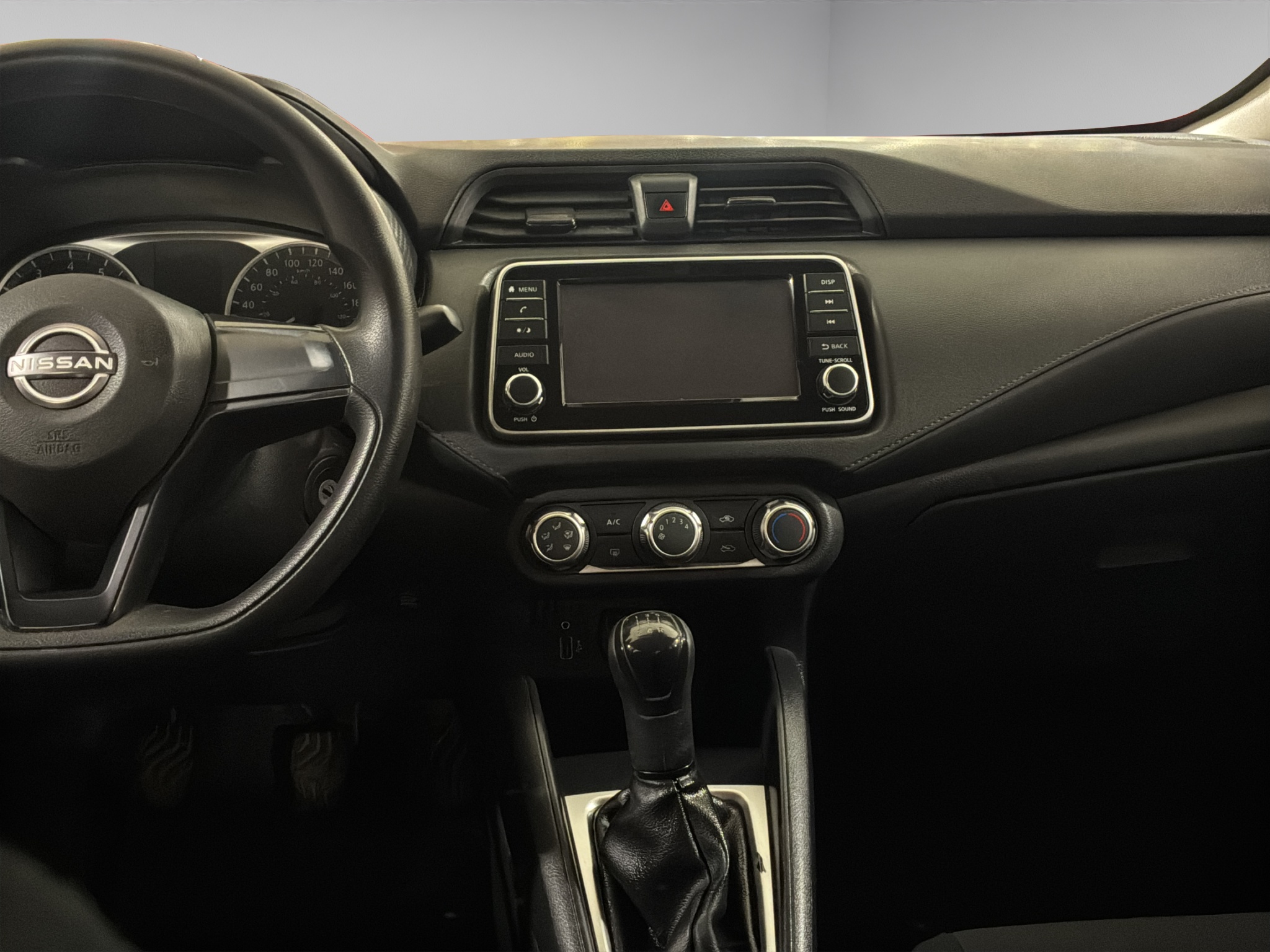 Nissan Versa 4 pts. Sense, TM5, a/ac., R-15 2024