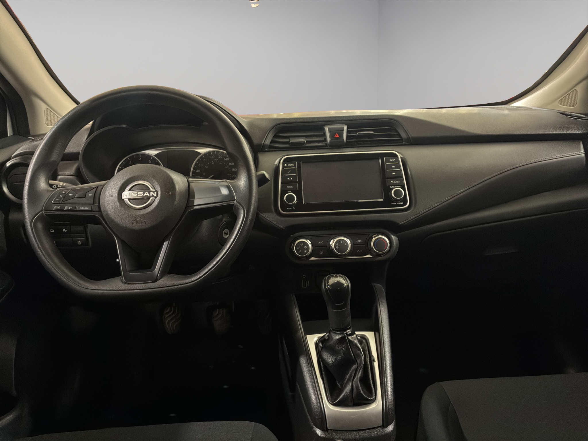 Nissan Versa 4 pts. Sense, TM5, a/ac., R-15 2024