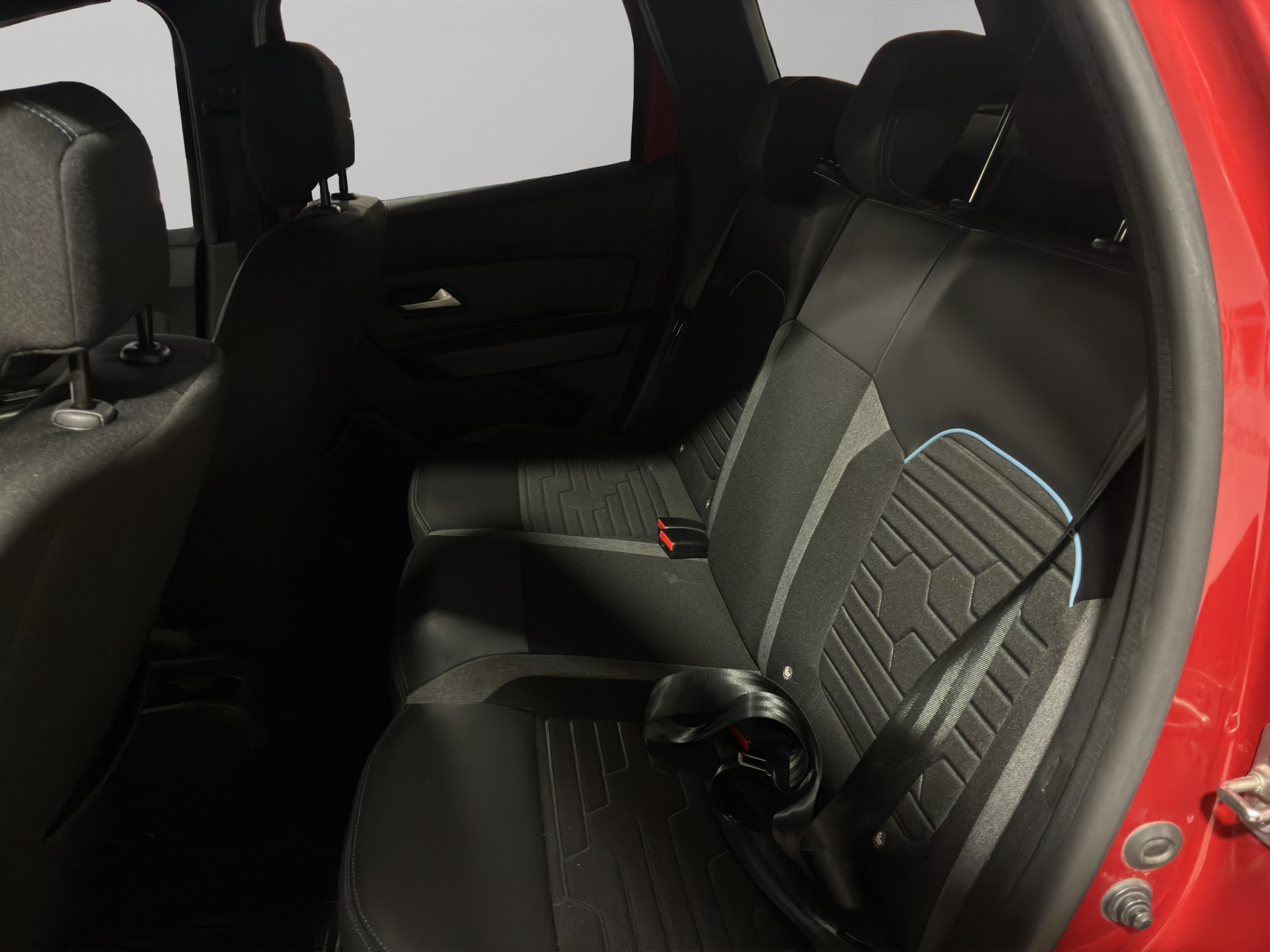 Renault Duster  5 pts. Iconic, 1.3T, TA, a/ac. Aut., VE, f. niebla, RA-17 2023