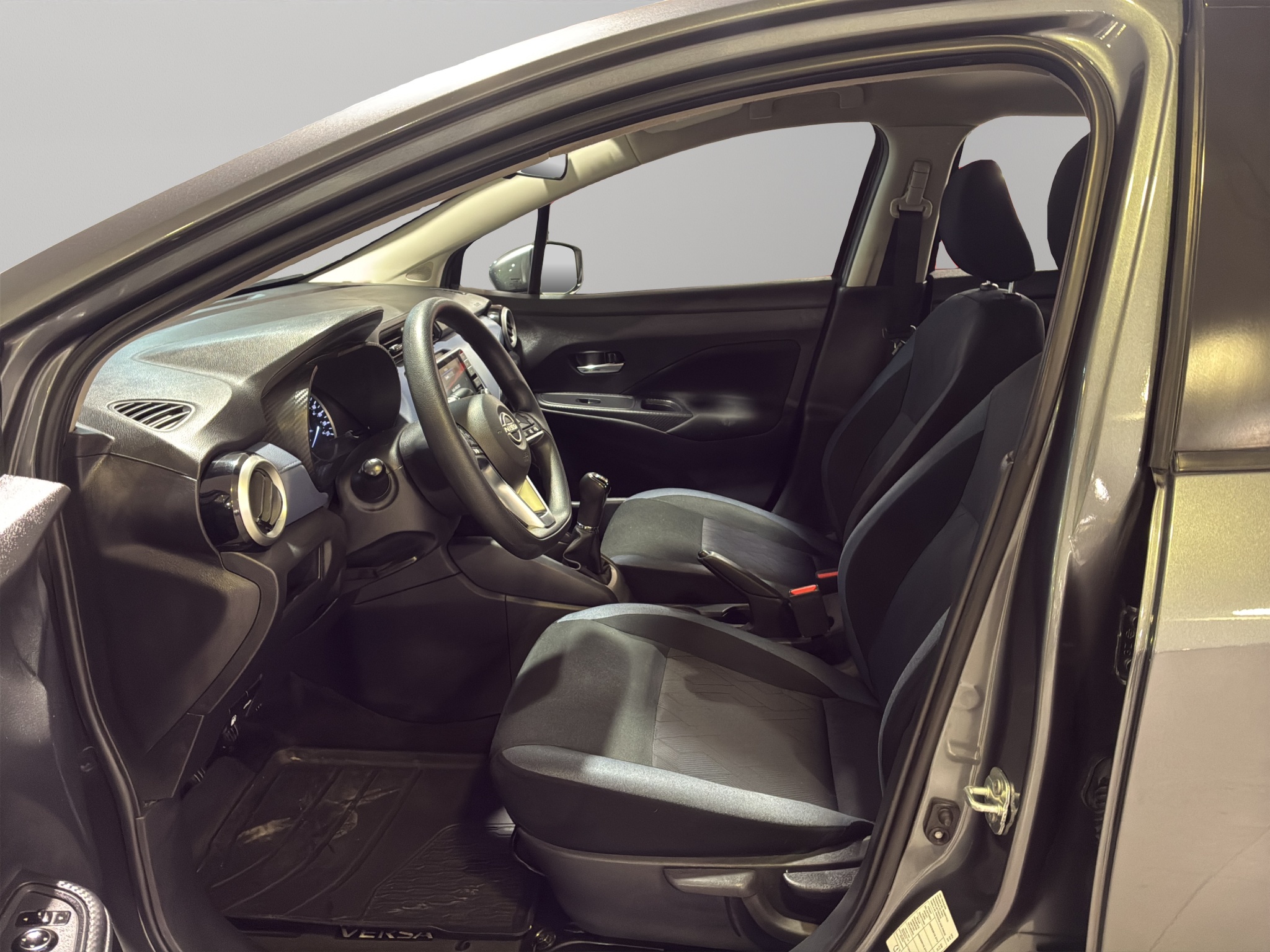 Nissan Versa 4 pts. Advance, TM5, a/ac., f. niebla, RA-16 2024