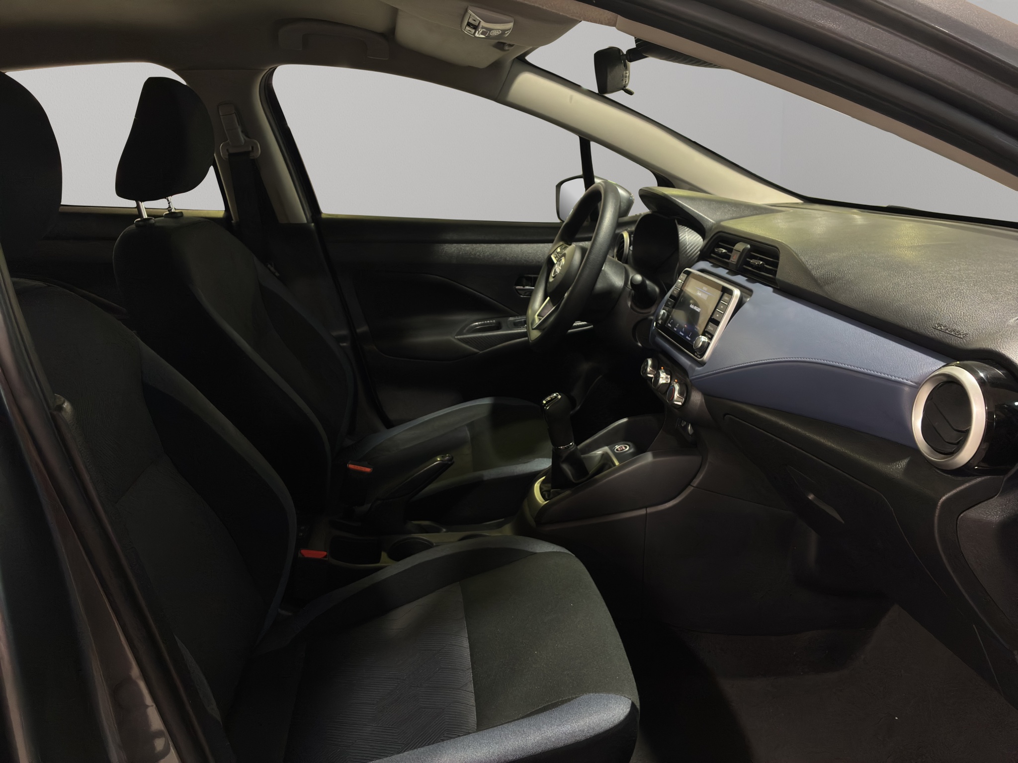 Nissan Versa 4 pts. Advance, TM5, a/ac., f. niebla, RA-16 2024