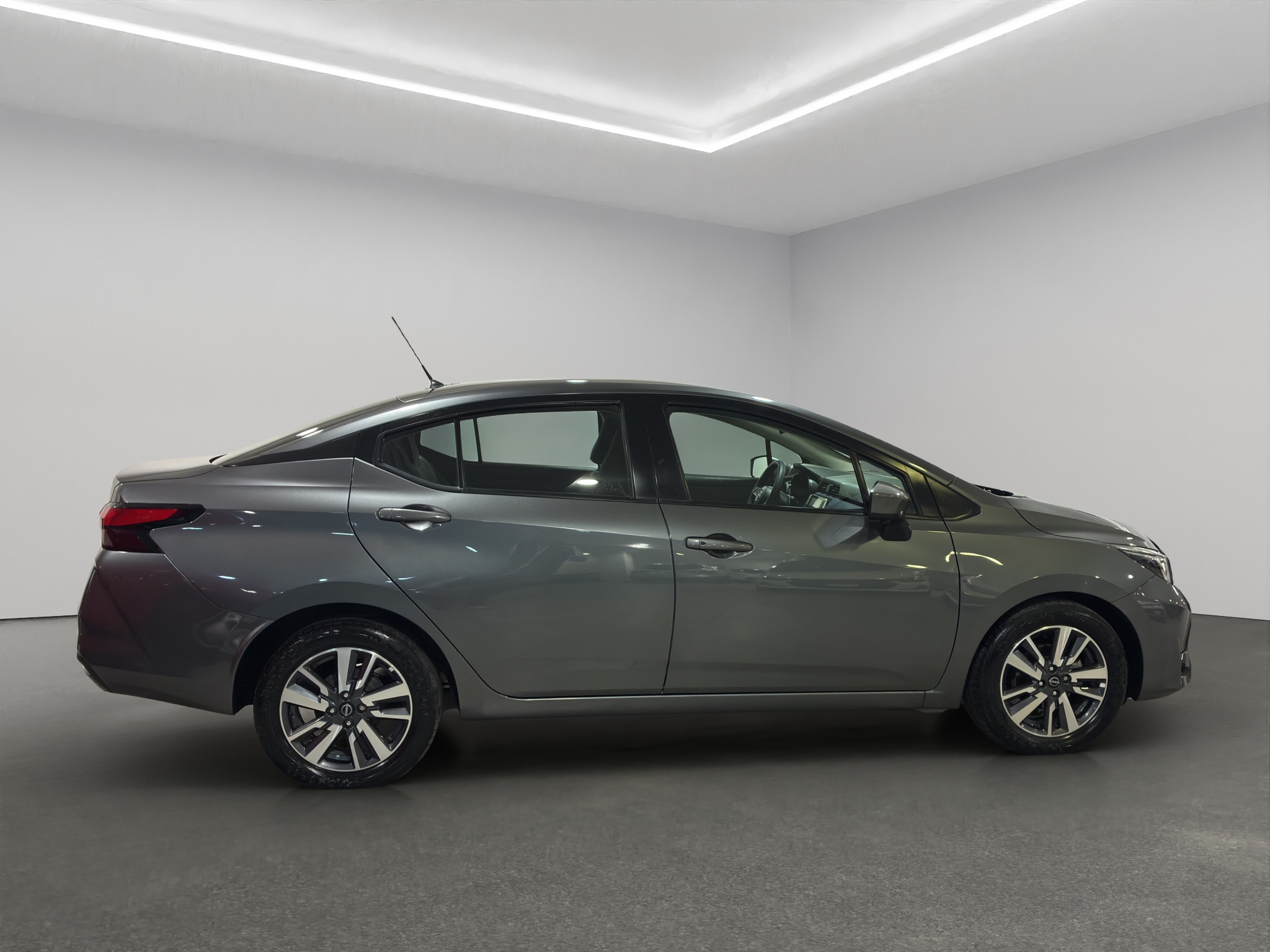 Nissan Versa 4 pts. Advance, TM5, a/ac., f. niebla, RA-16 2024