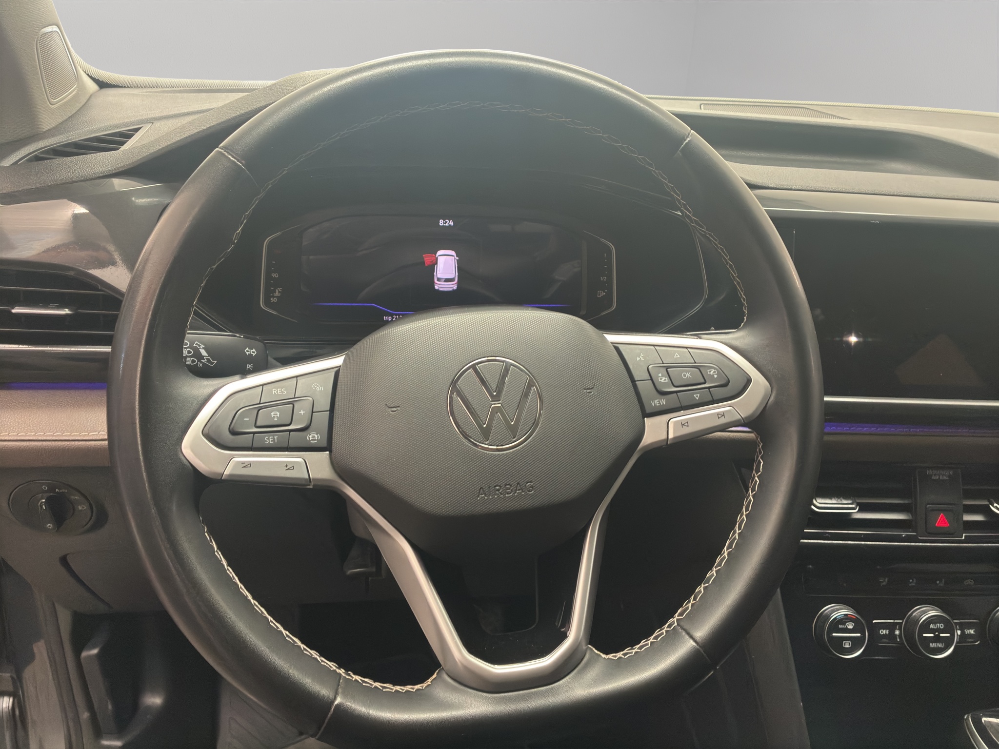 Volkswagen Taos VUD 5 pts. Highline, 150 HP, 1.4T, TA, piel, TP, f. led, RA-18 2023