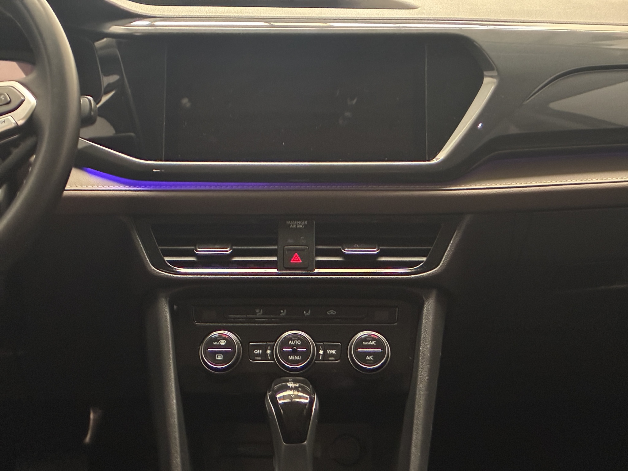 Volkswagen Taos VUD 5 pts. Highline, 150 HP, 1.4T, TA, piel, TP, f. led, RA-18 2023