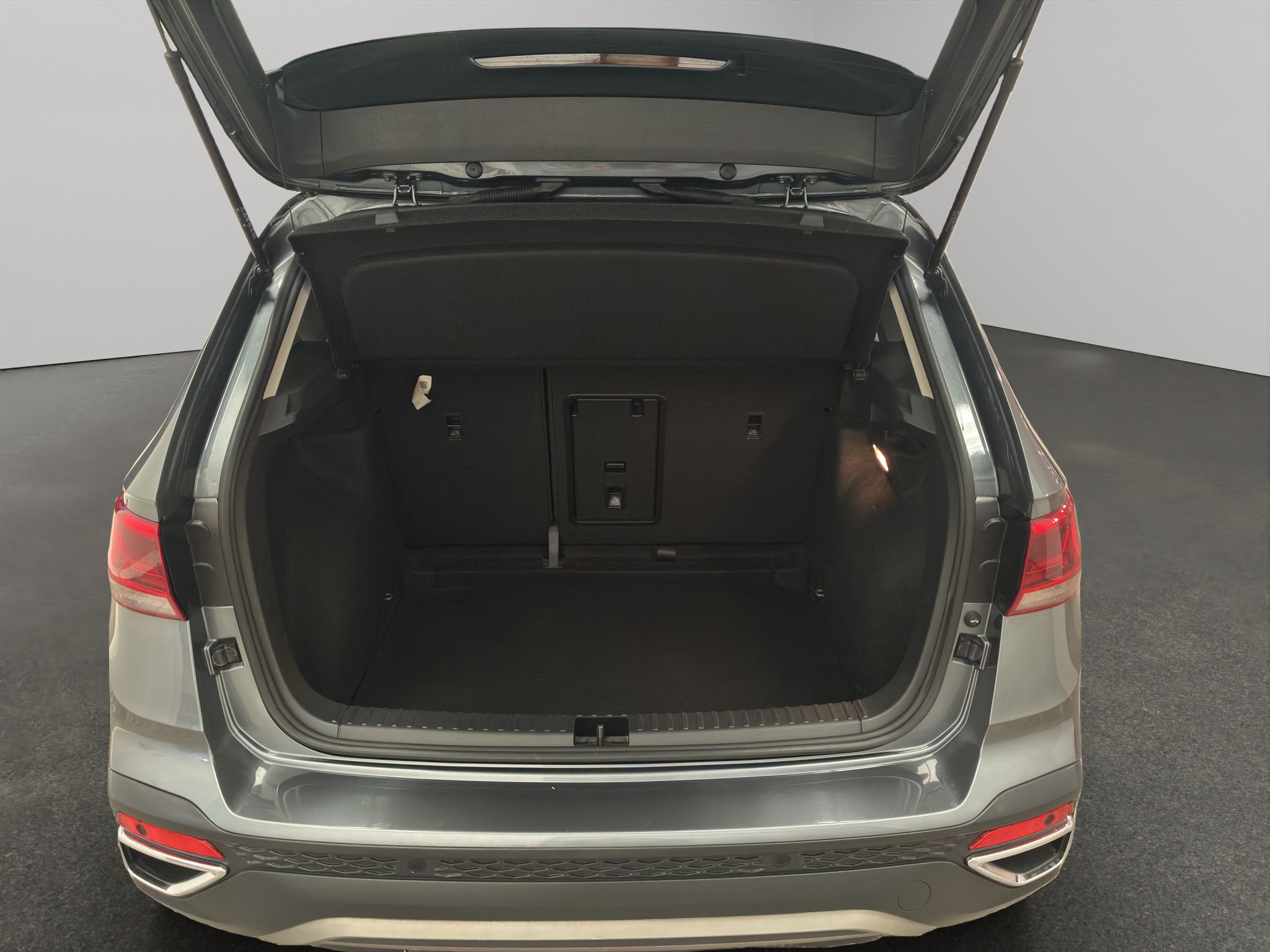 Volkswagen Taos VUD 5 pts. Highline, 150 HP, 1.4T, TA, piel, TP, f. led, RA-18 2023