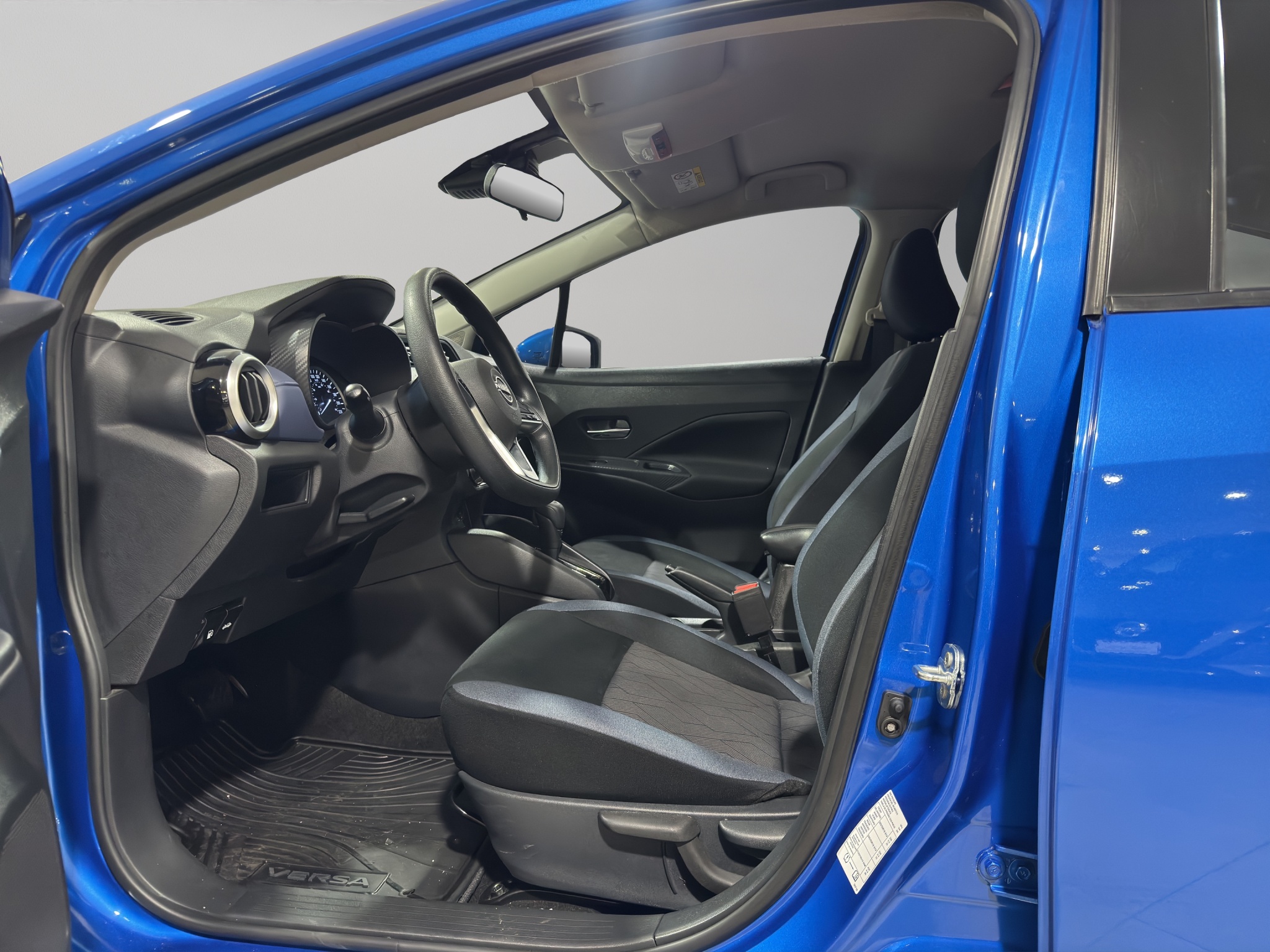 Nissan Versa 4 pts. Advance, TM5, a/ac., f. niebla, RA-16 2024