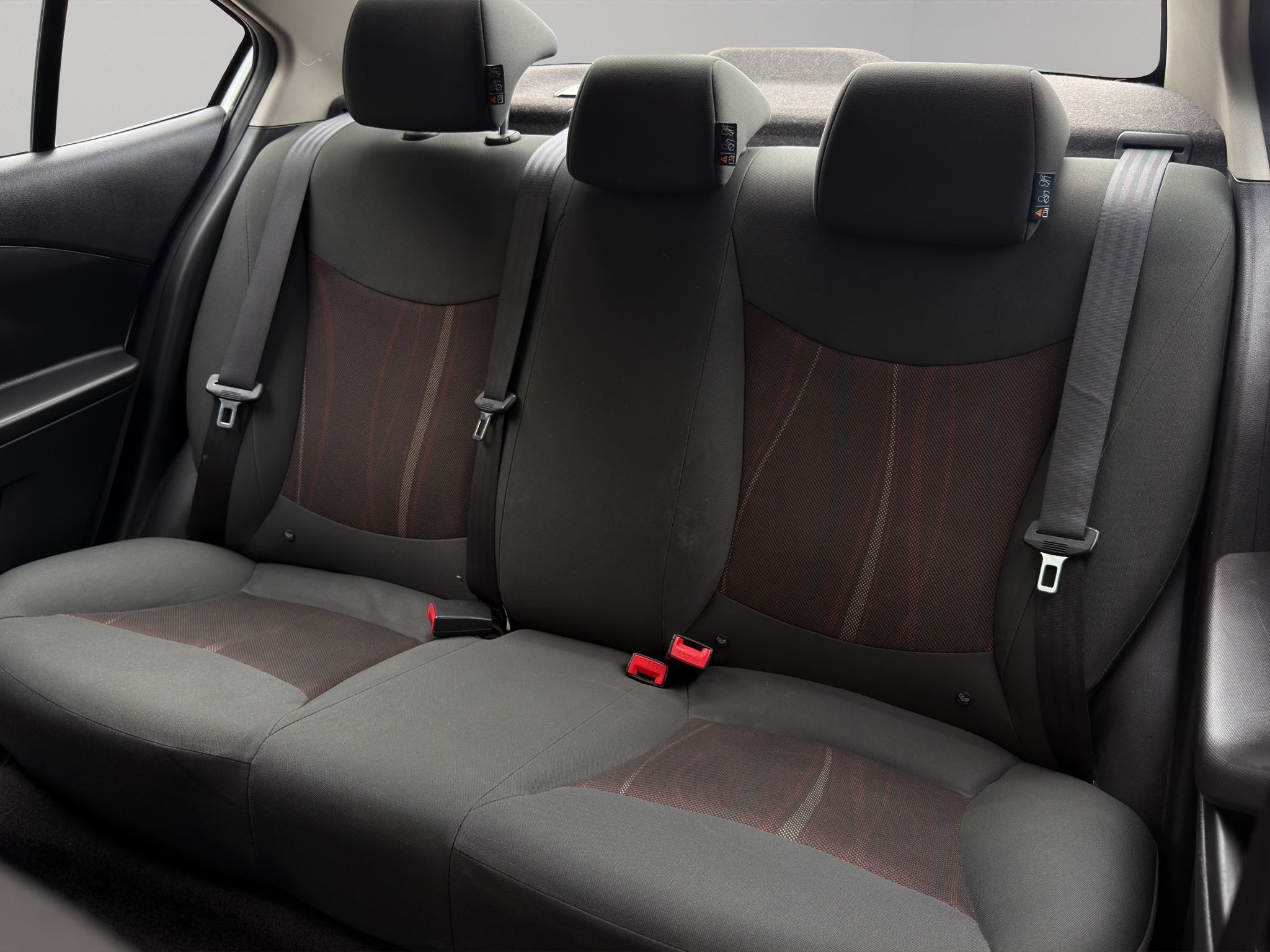 Chevrolet Aveo 4 pts. LS, TM5, a/ac., R-14 (línea anterior) 2023