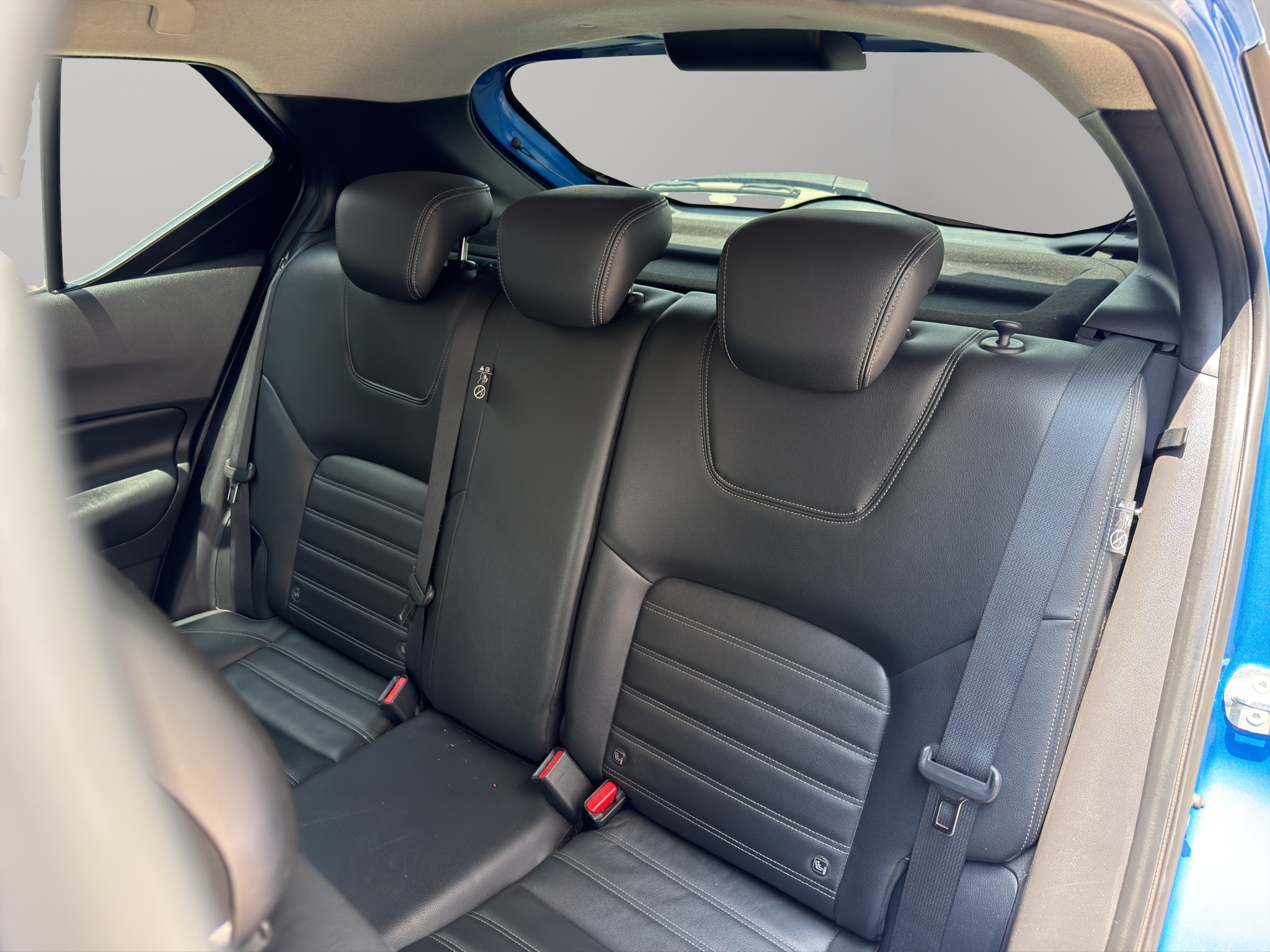 Nissan Kicks 5 pts. Exclusive, 1.6l, TA, a/ac. Aut., piel, GPS, RA-17 2023