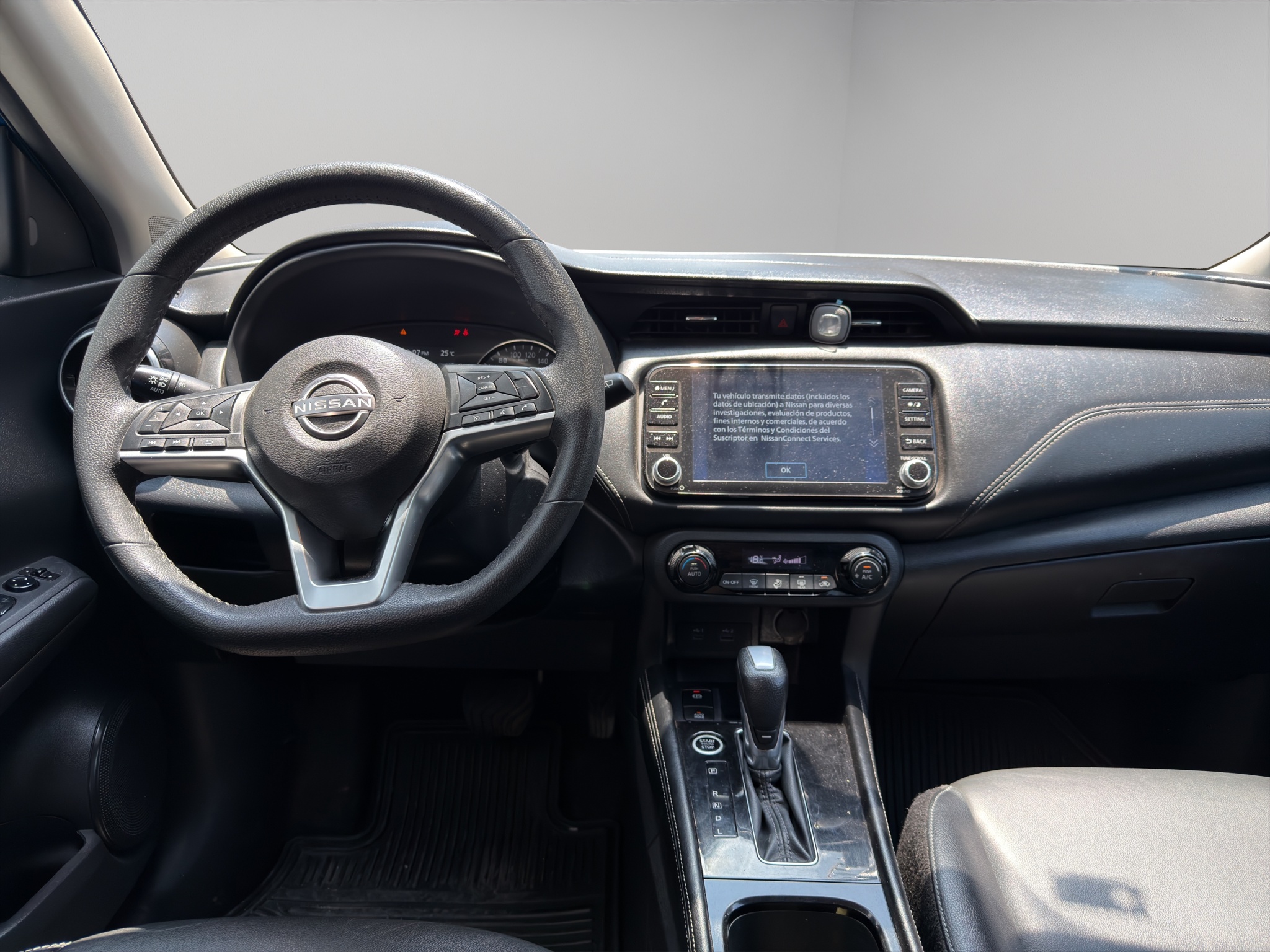 Nissan Kicks 5 pts. Exclusive, 1.6l, TA, a/ac. Aut., piel, GPS, RA-17 2023