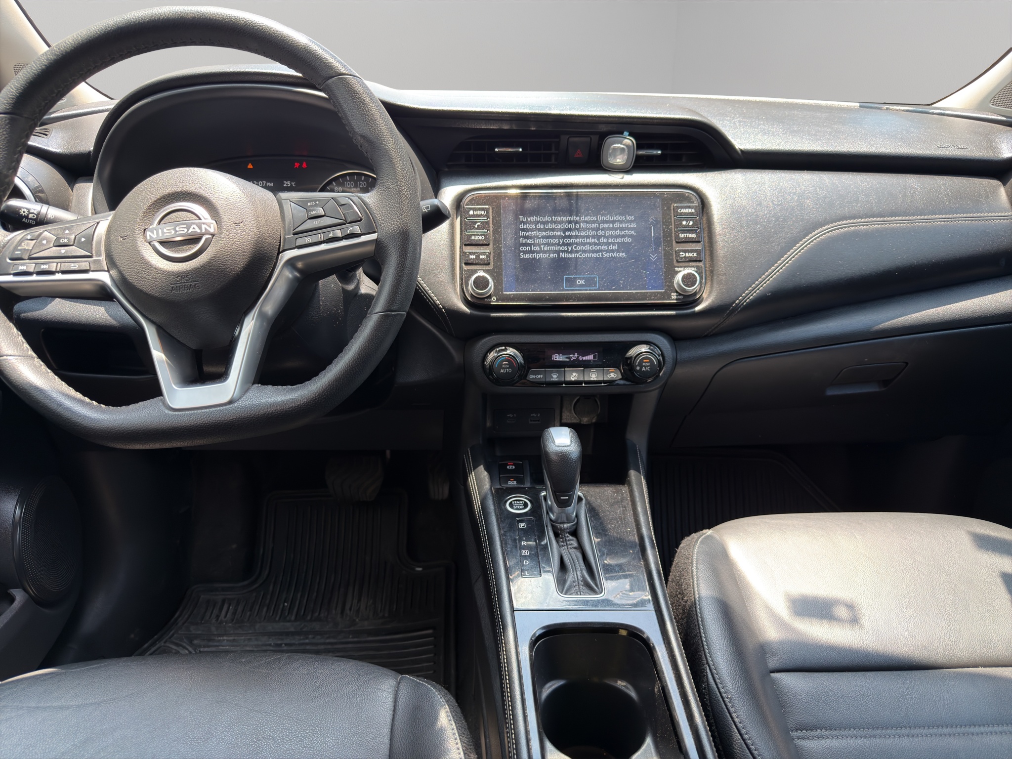 Nissan Kicks 5 pts. Exclusive, 1.6l, TA, a/ac. Aut., piel, GPS, RA-17 2023