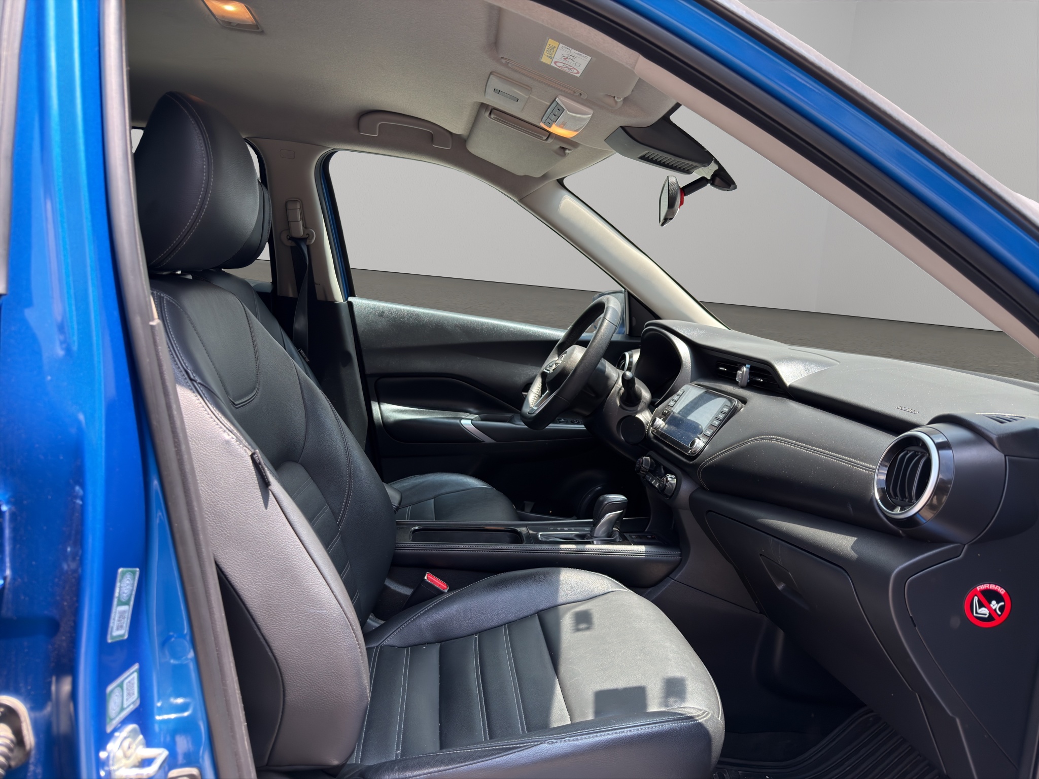 Nissan Kicks 5 pts. Exclusive, 1.6l, TA, a/ac. Aut., piel, GPS, RA-17 2023