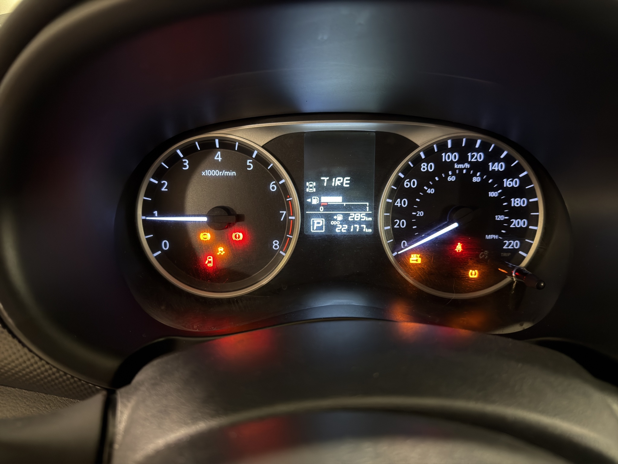 Nissan Kicks 5 pts. Advance, 1.6l, TM5, a/ac., VE, RA-16 (línea anterior) 2024